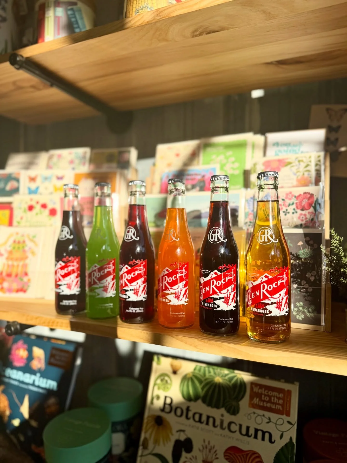 It&rsquo;s cool to be kind ✌️

#shopsmall #pennant #bohohomedecor #glenrock