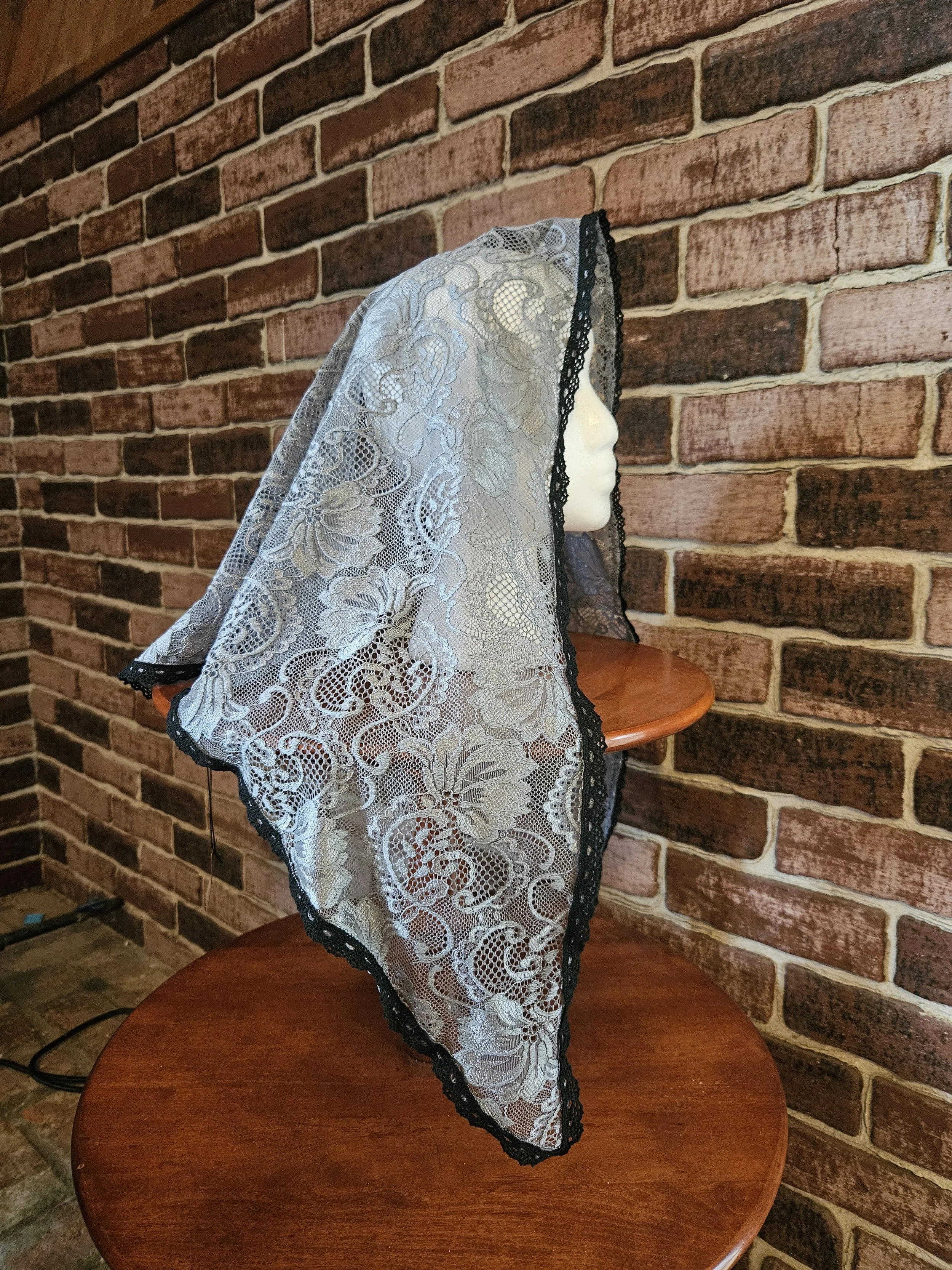 Gray with Cotton Scallop Trim Large Triangle