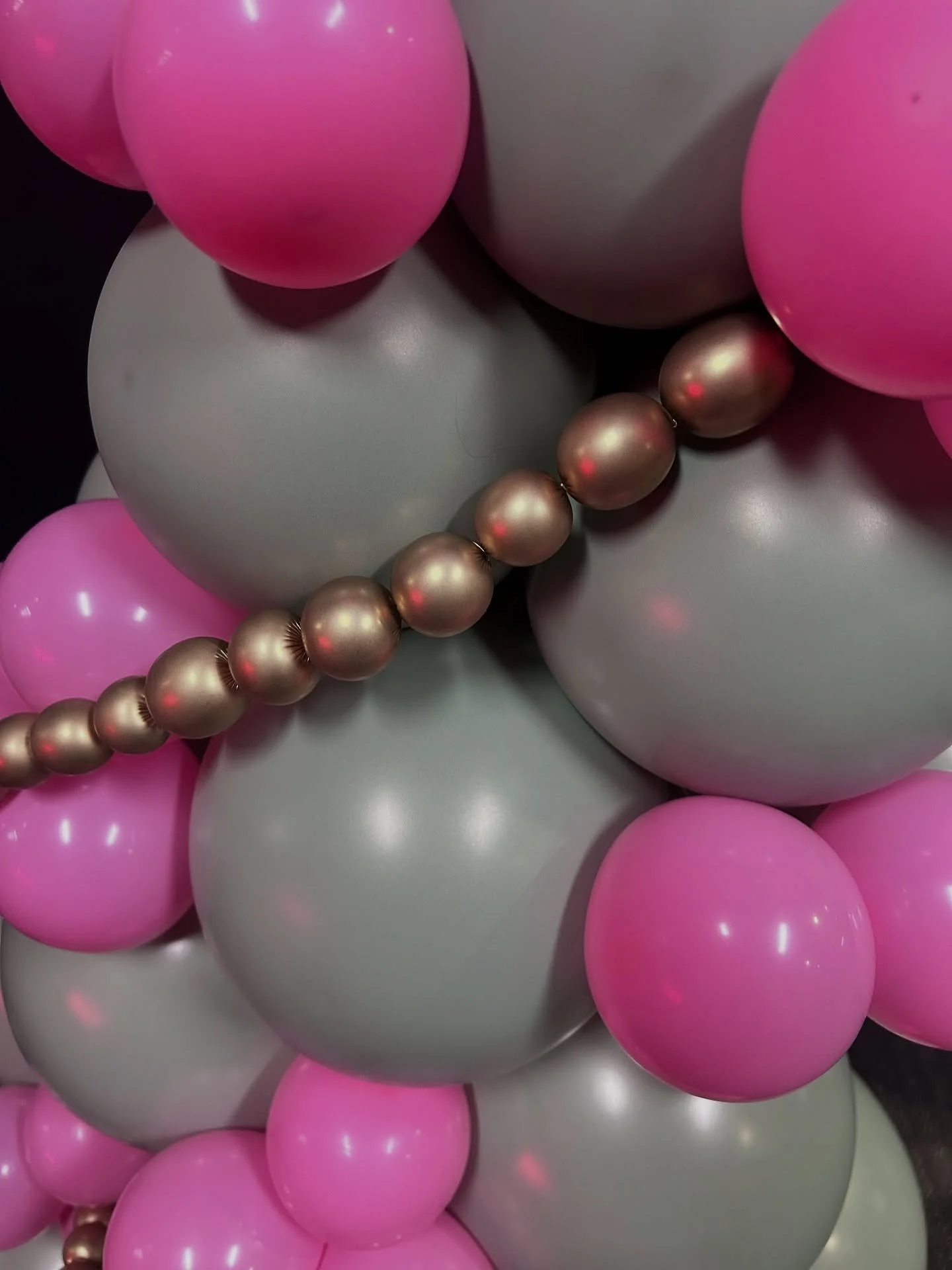 Christmas is fast approaching&hellip;.and your home or office could use a little PoP to kick start the festivities, right?! 

Freestanding Christmas Trees for your holiday parties&hellip;.Link in the bio

#greenvillenc #ecupirates#greenvilleballoons 