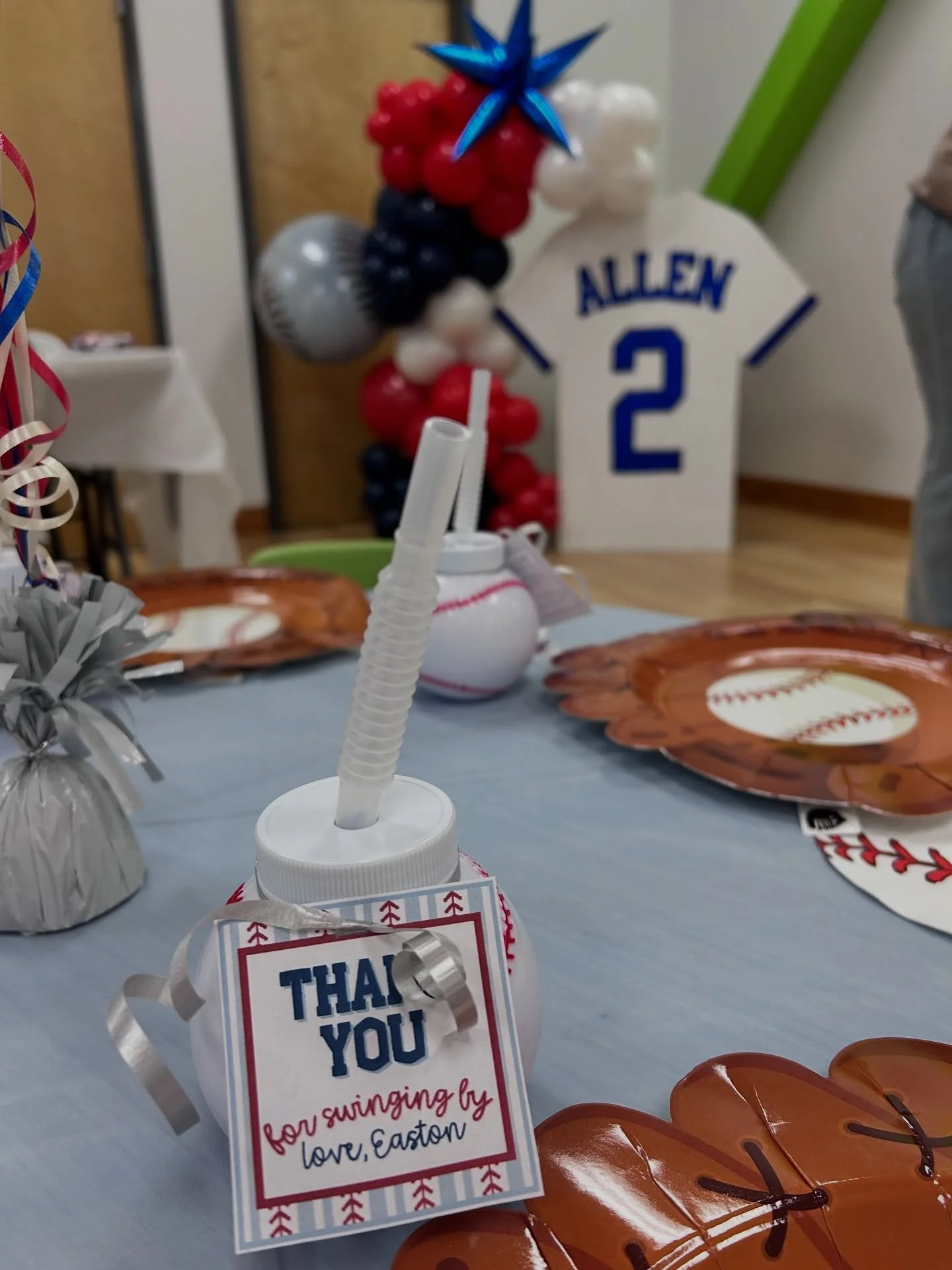 No rest days when your repeat customers kiddos are at bat for a birthday!! 

#greenvillenc #ecupirates#greenvilleballoons #greenvillemarquees #stellarmarquees
