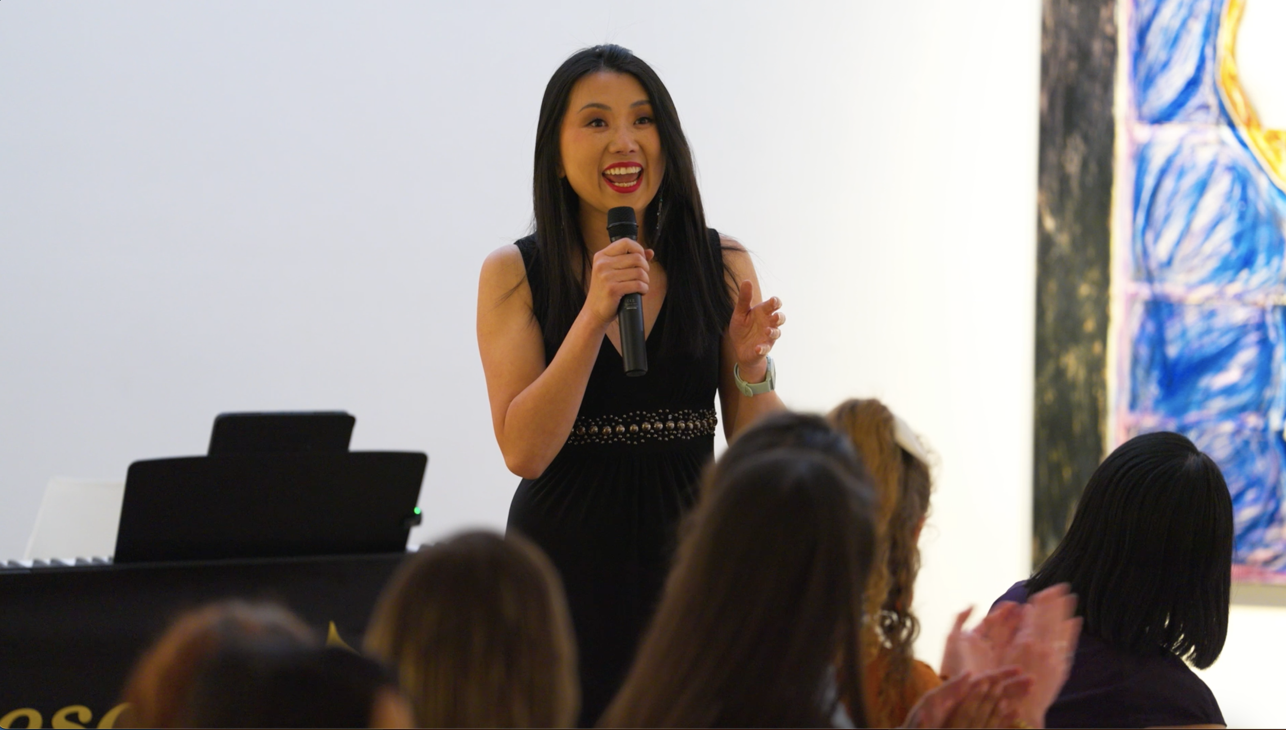 Zen Zeng speaking about creative thinking, leadership and human connection