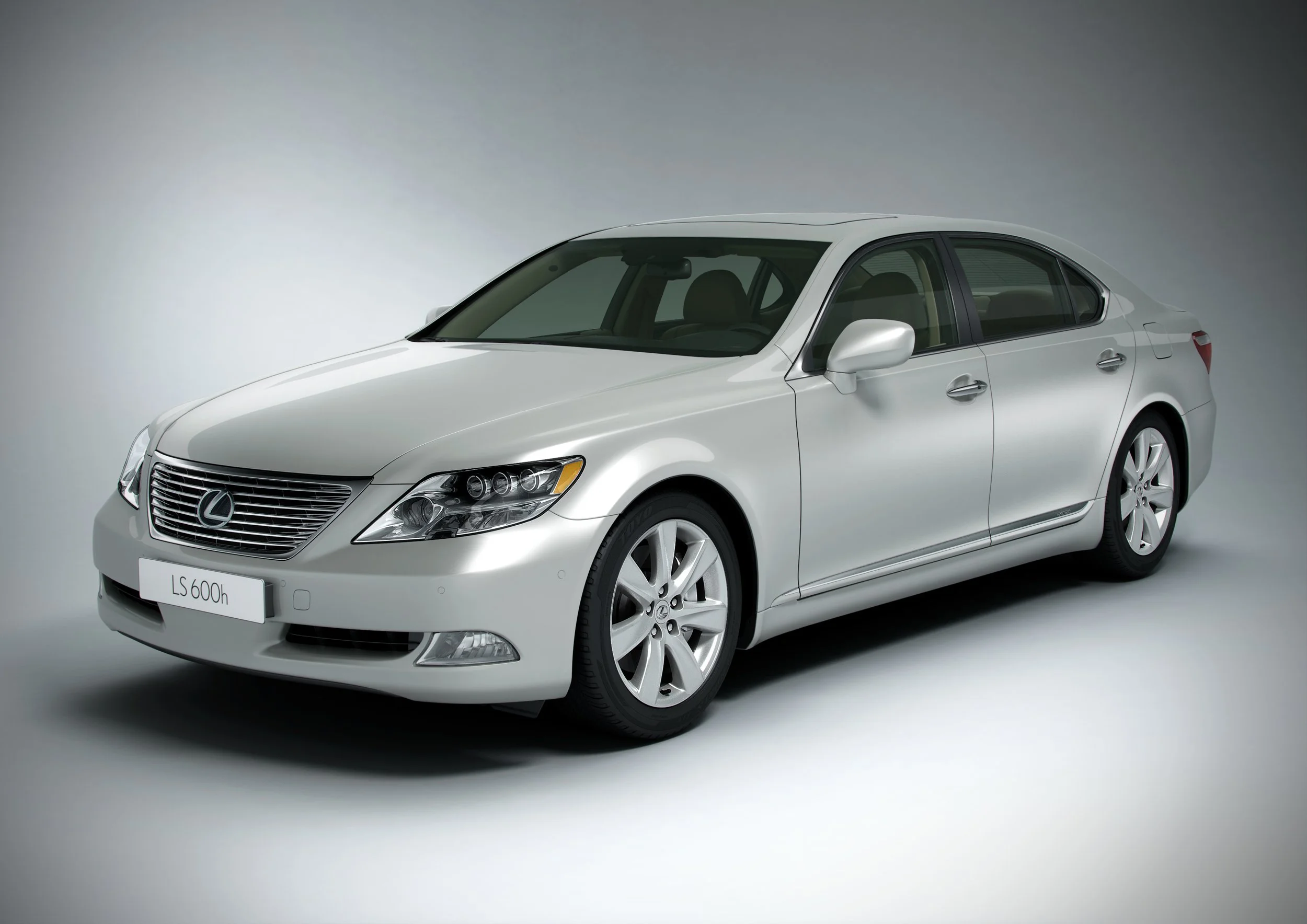 Lexus_Studio_Front_A4.jpg
