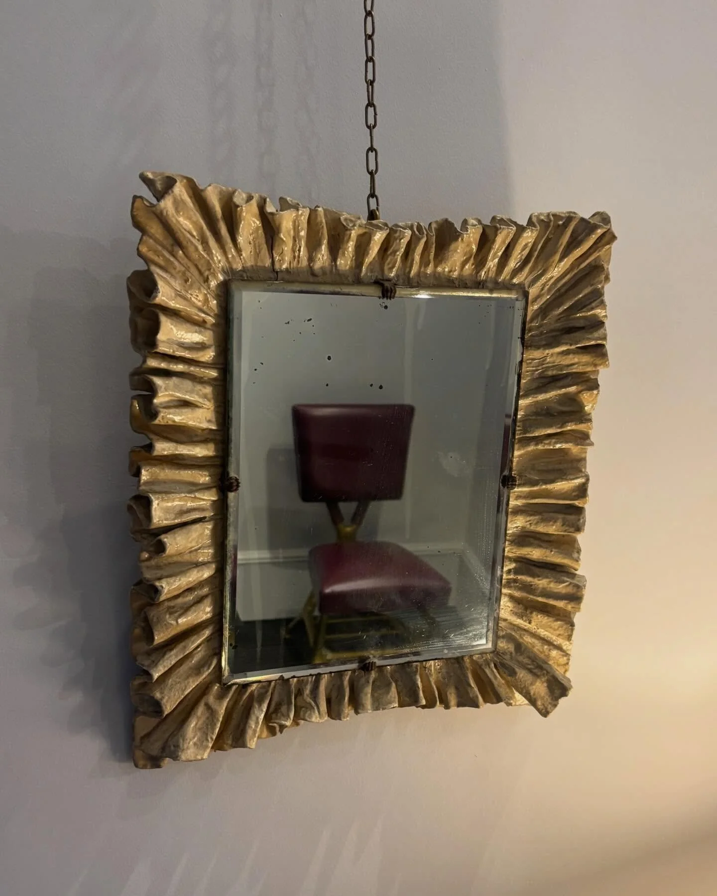 inspiring trip to 🇫🇷

1 very special and rare papier m&acirc;ch&eacute; Gio Ponti mirror 

2 Kilim shopping in the Marais

3-6 Giacometti at the Mus&eacute;e National Picasso

7 Picasso 

8 Somewhere on Rue de Seine

9-10 Galerie V&eacute;ro-Dodat 