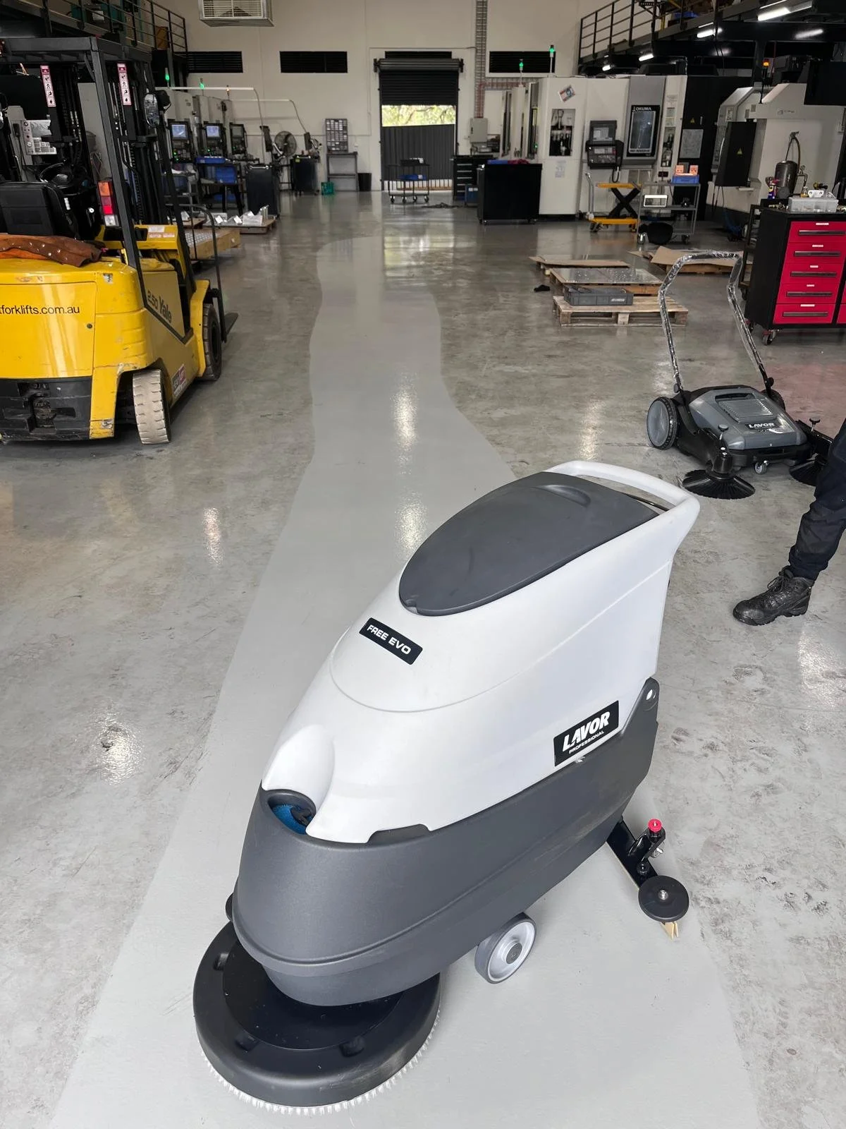 Floor Scrubber cleaning.jpeg