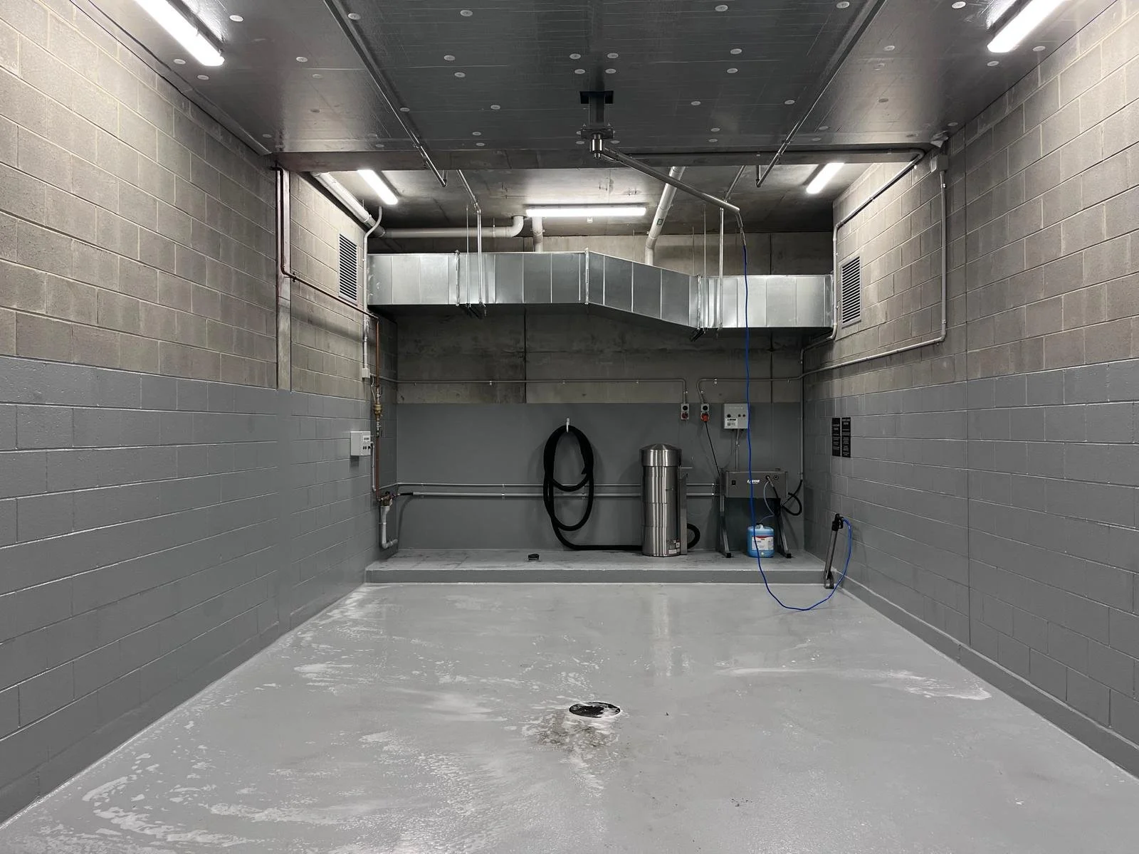 Wallmount Pressure Cleaner and vacuum .jpeg