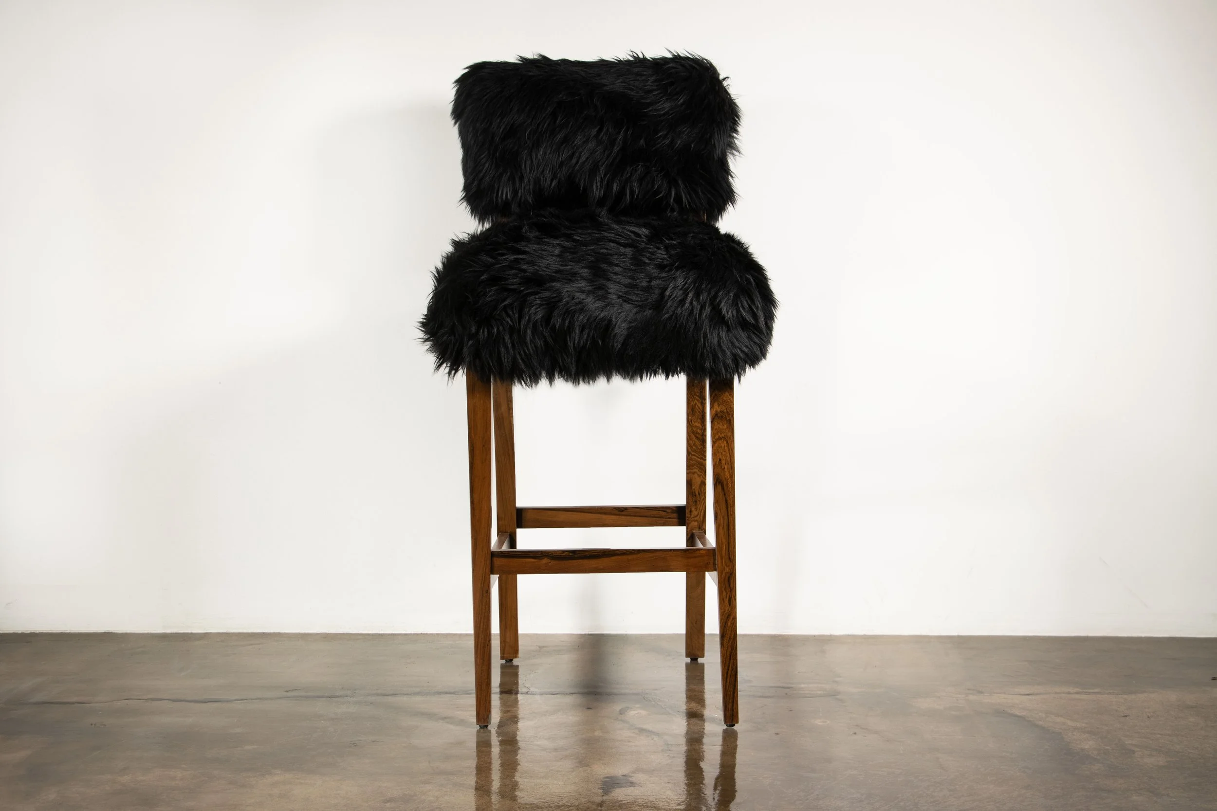 Bruno Stool Ovino Black 02.jpg
