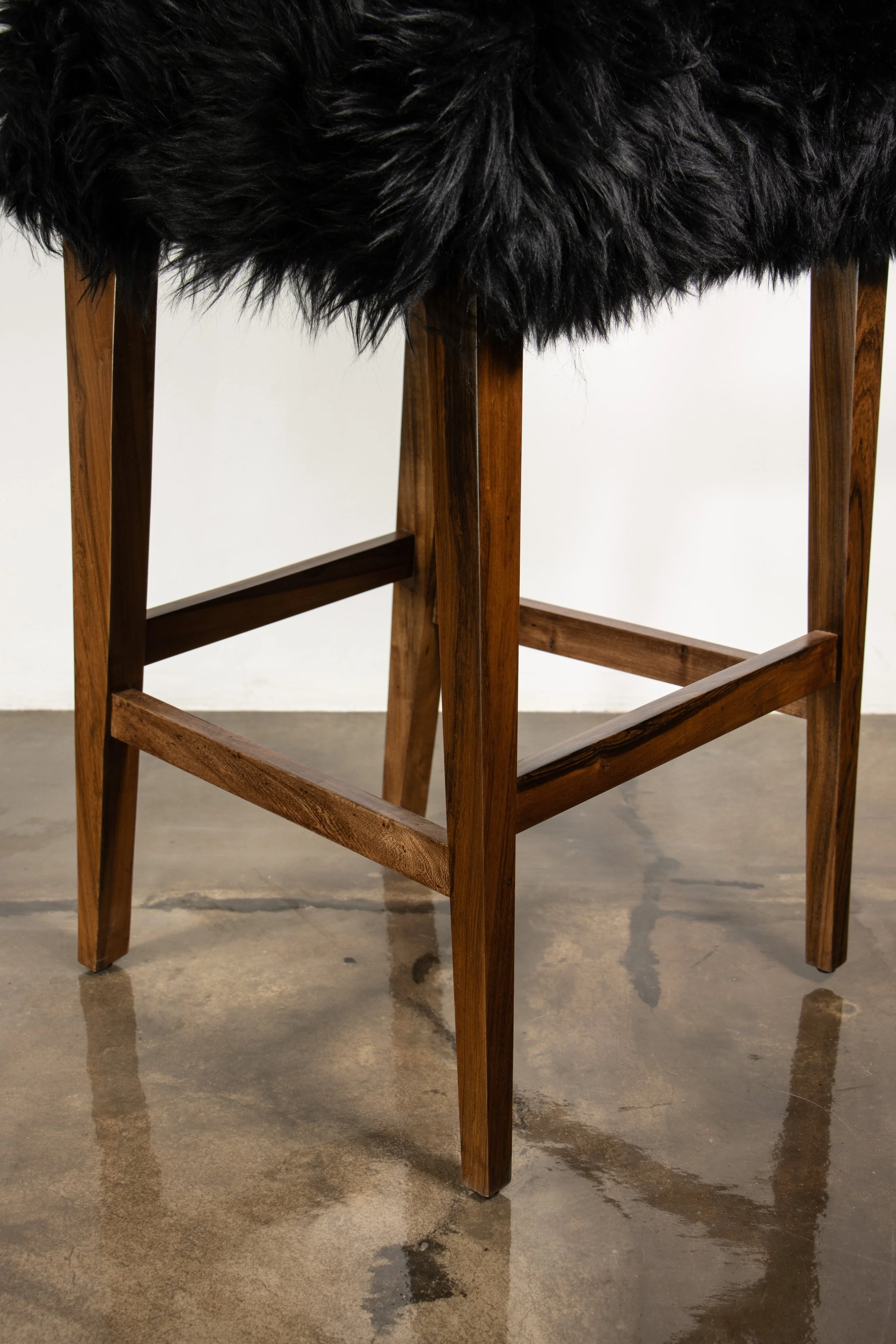 Bruno Stool Ovino Black 06.jpg