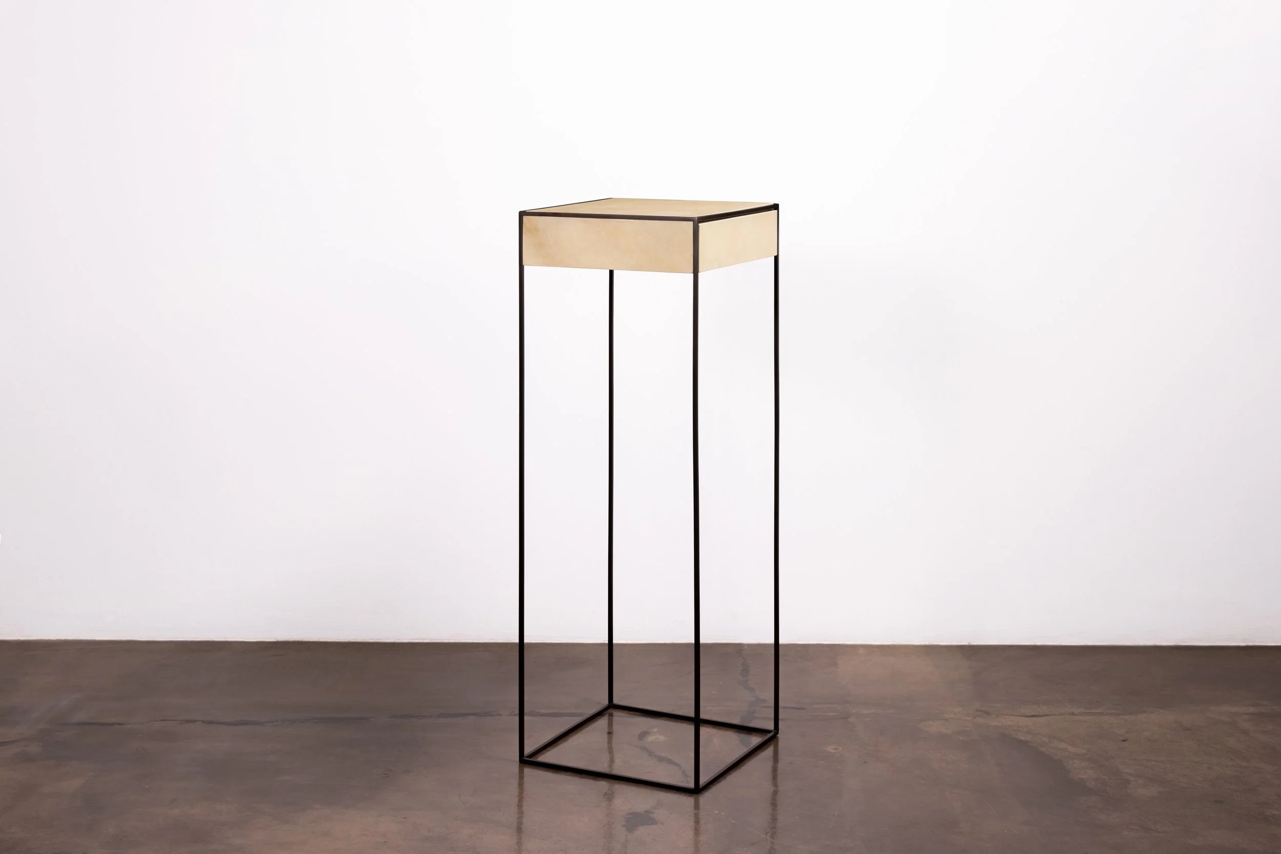 Marcello Table By Costantini 00.jpg