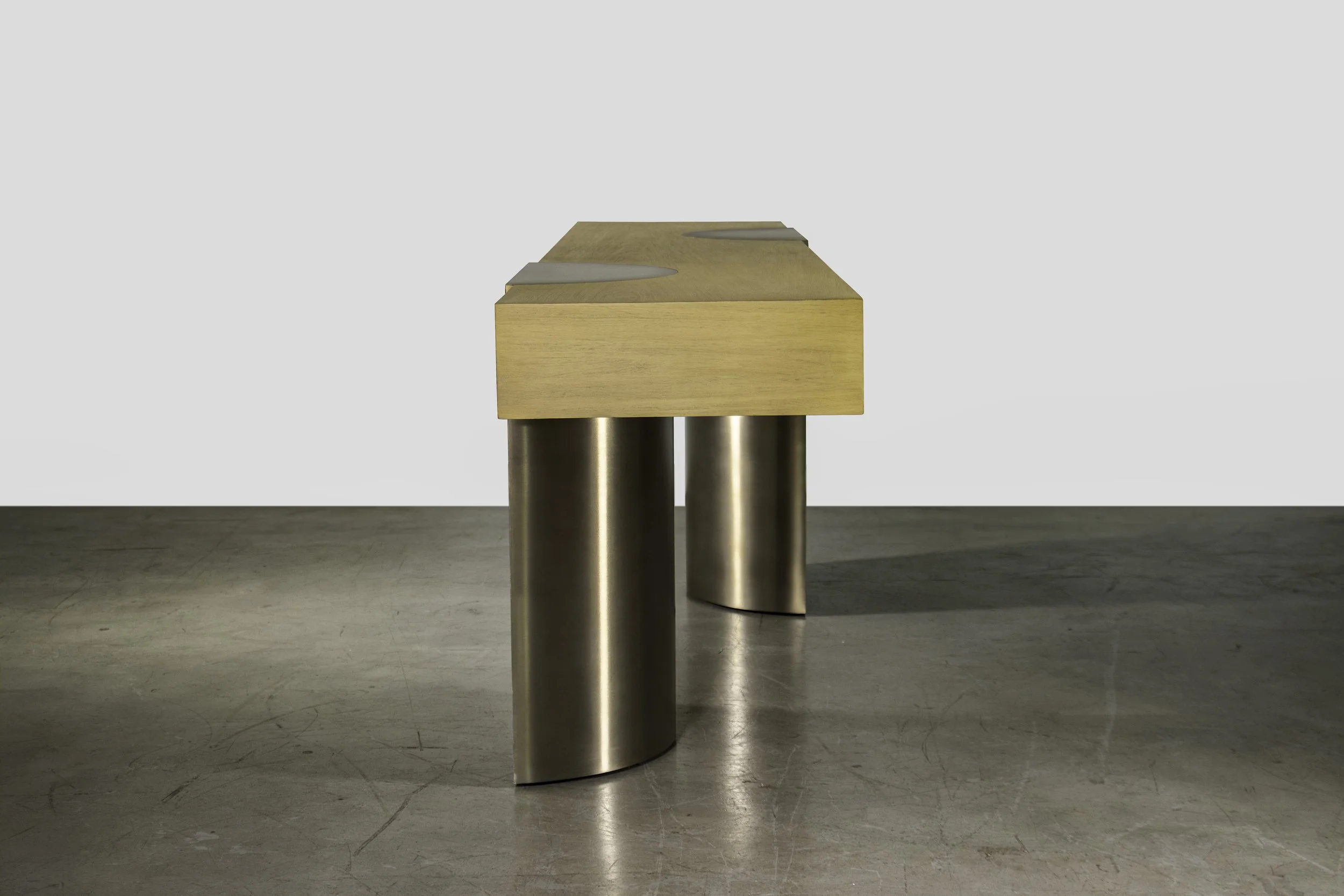 IF-43.700 River St Table for Clodagh by Costantini 03.jpg