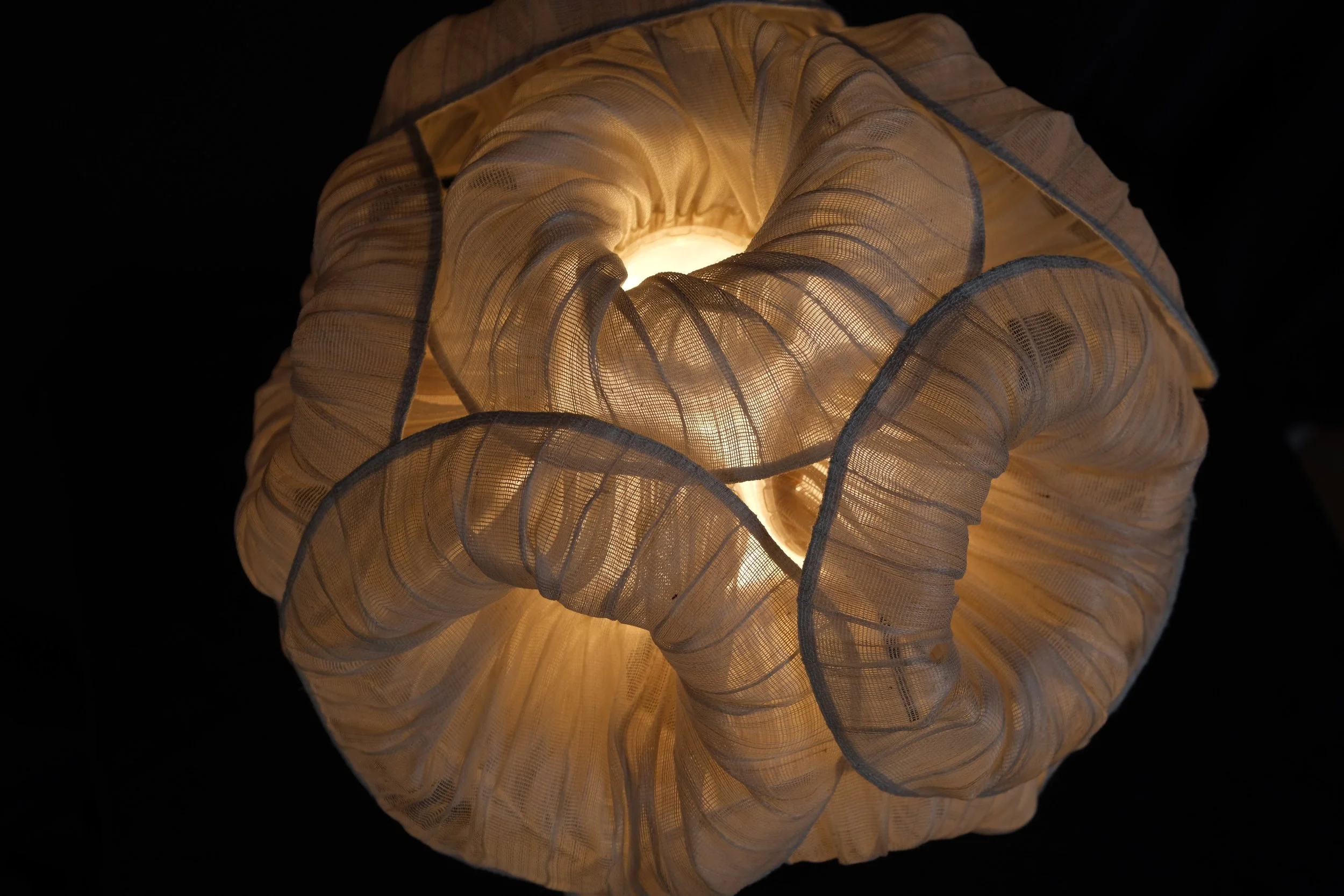 Anemone 35 Table Lamp Cream by Mirei Monticelli 06.jpg