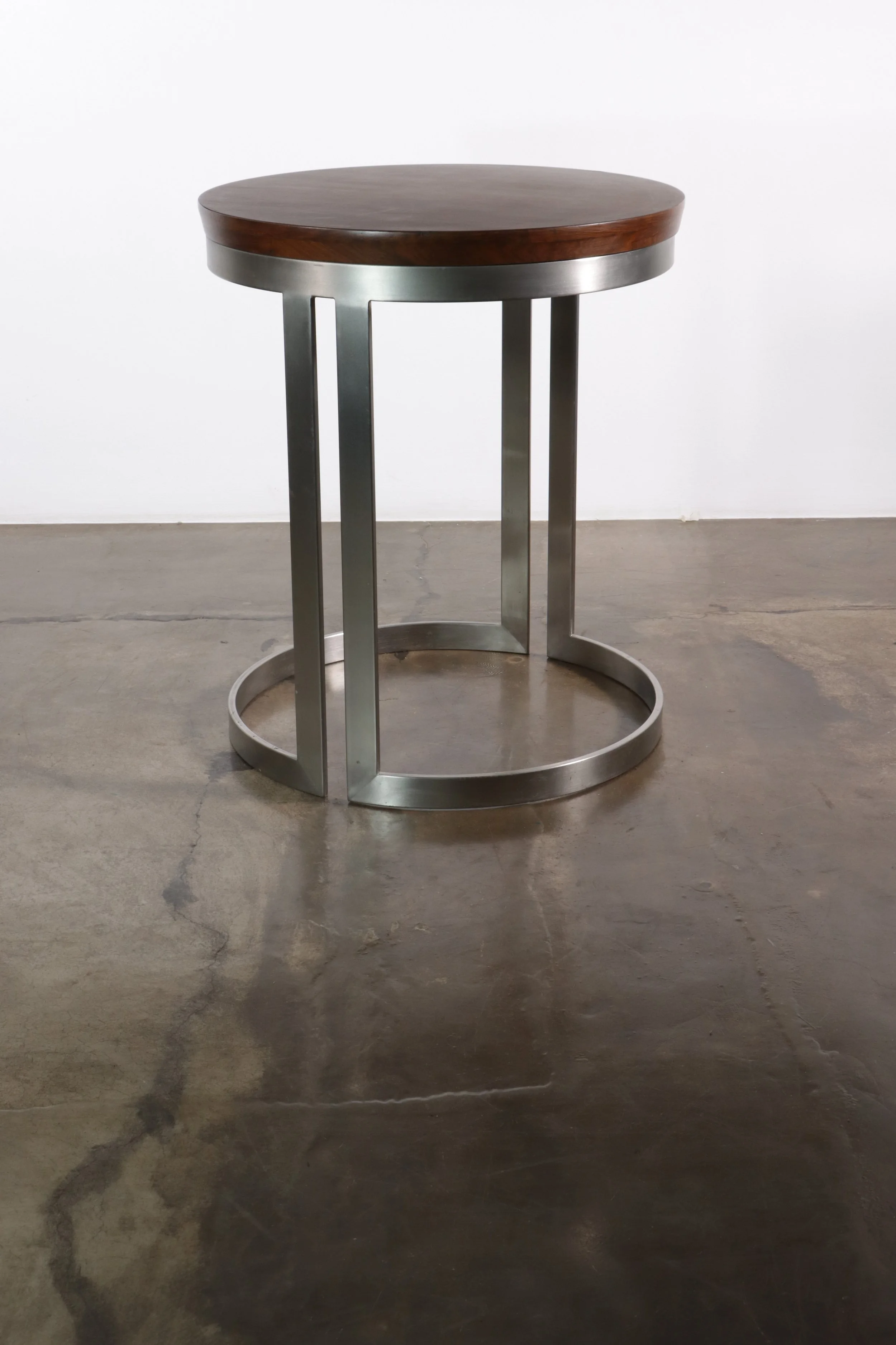 00 crop 220726 15_Trillo Table_00 by Costantini.JPG