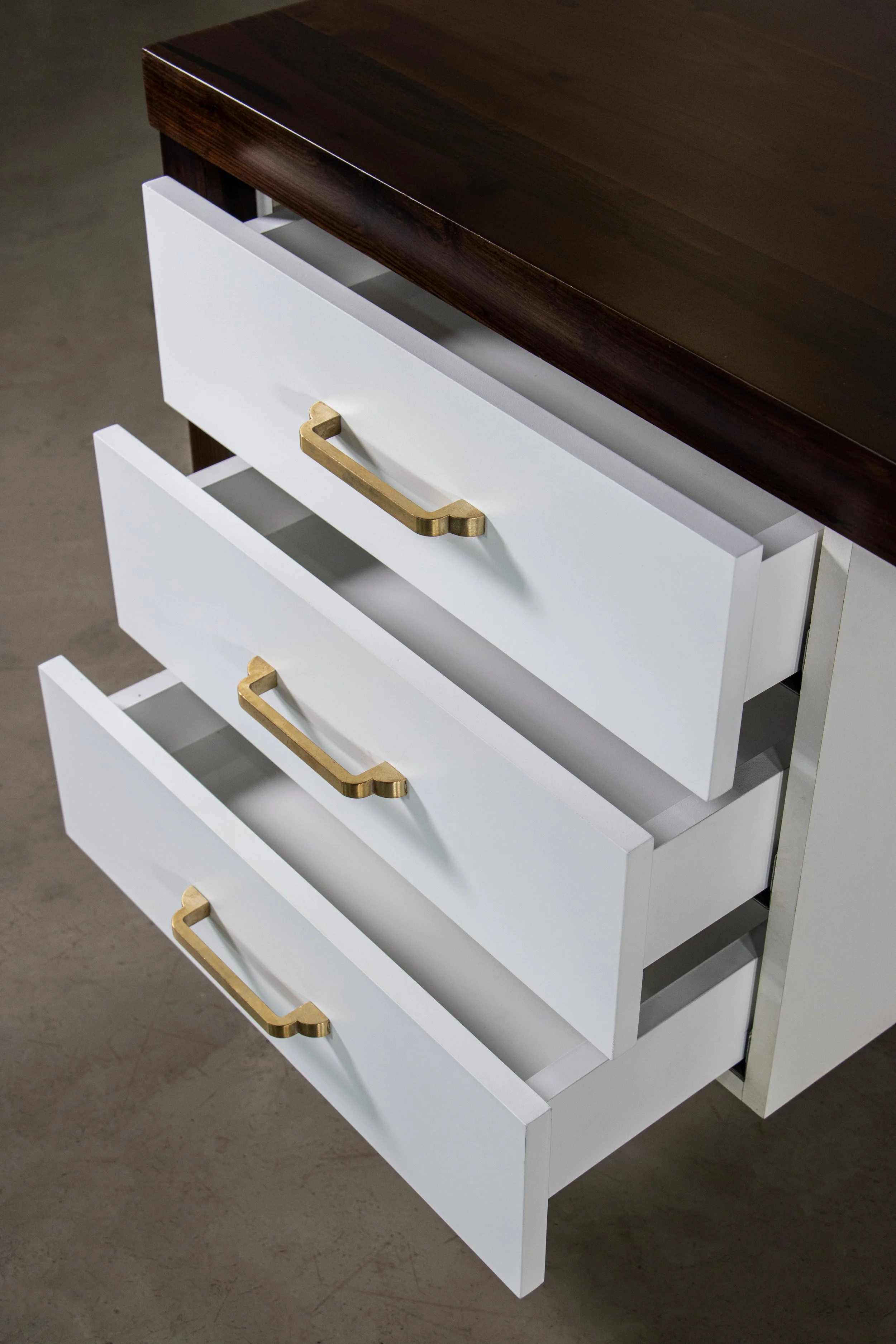 Lorenzo Desk by Costantini 06.jpg