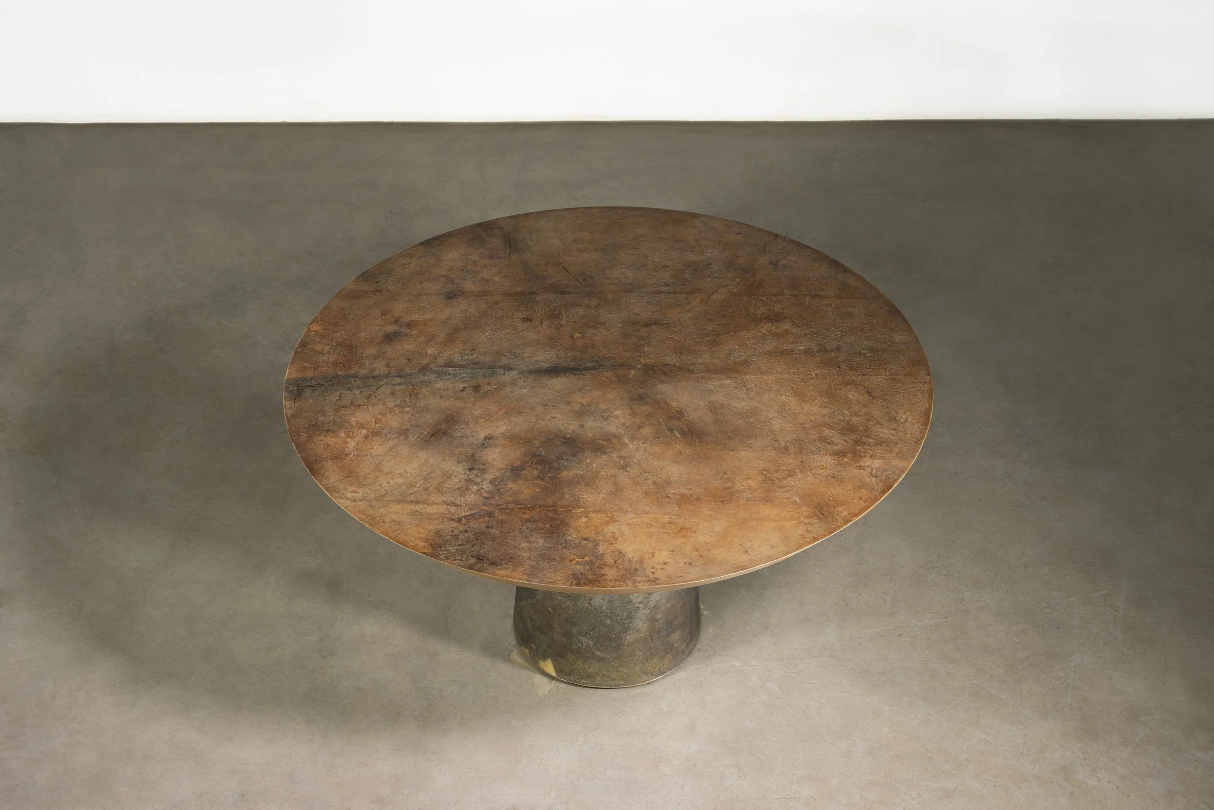 Benino Pergamino Table by Costantini 01.jpg