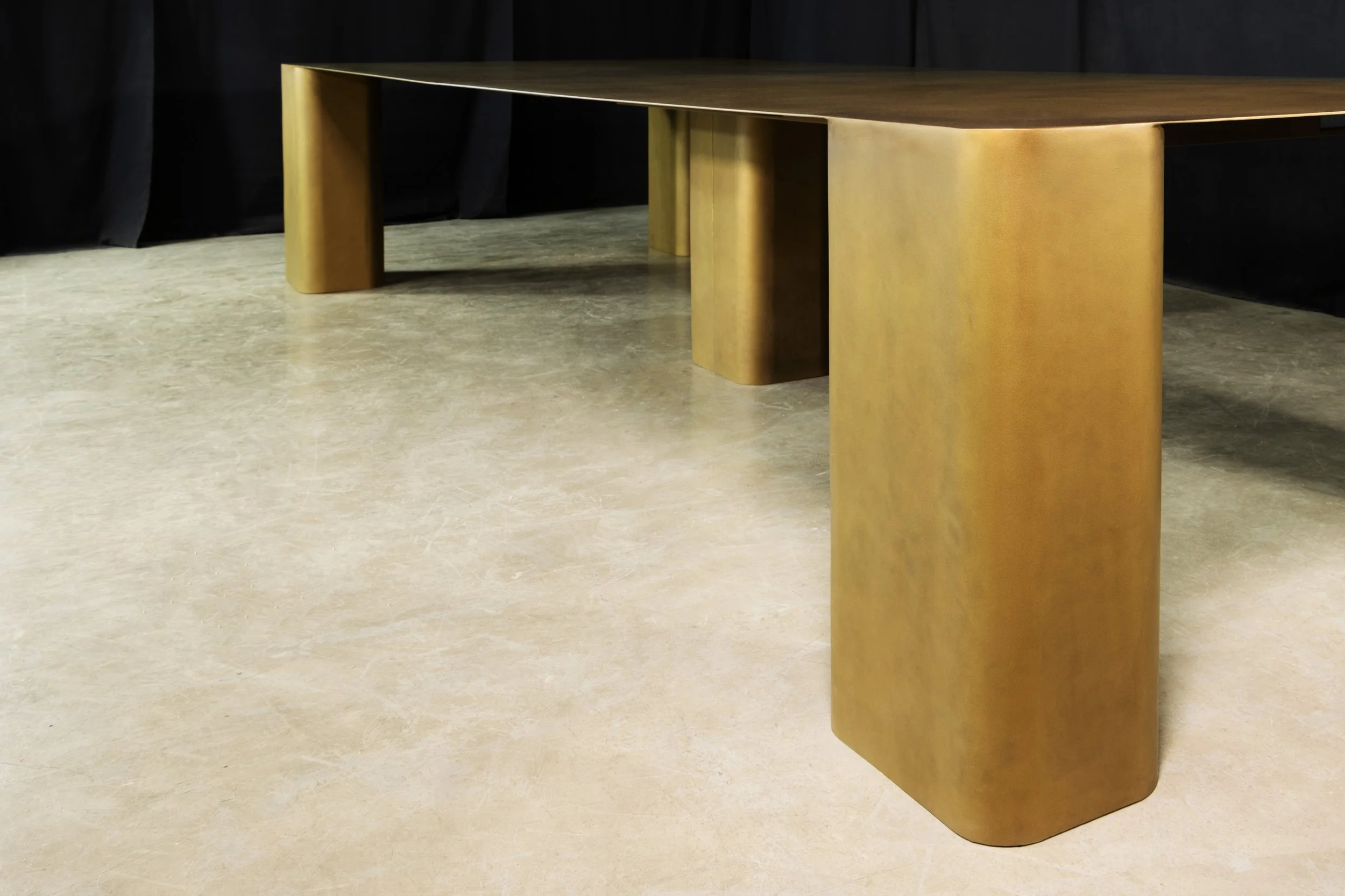 Alonzo Bronze Dining Table by Costantini 04.jpg