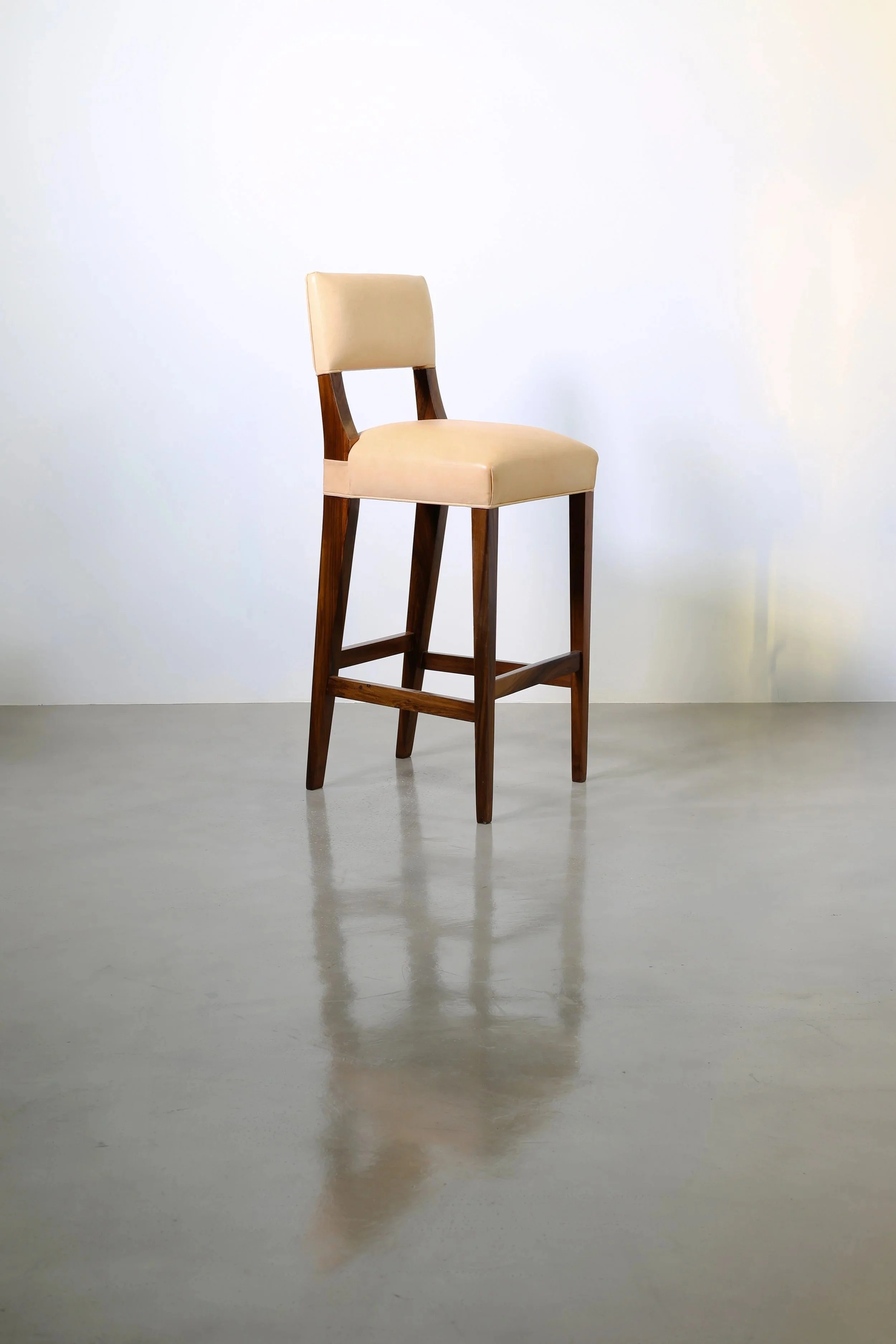 imgi_36_01+Bruno+Stool+by+Costantini.jpg