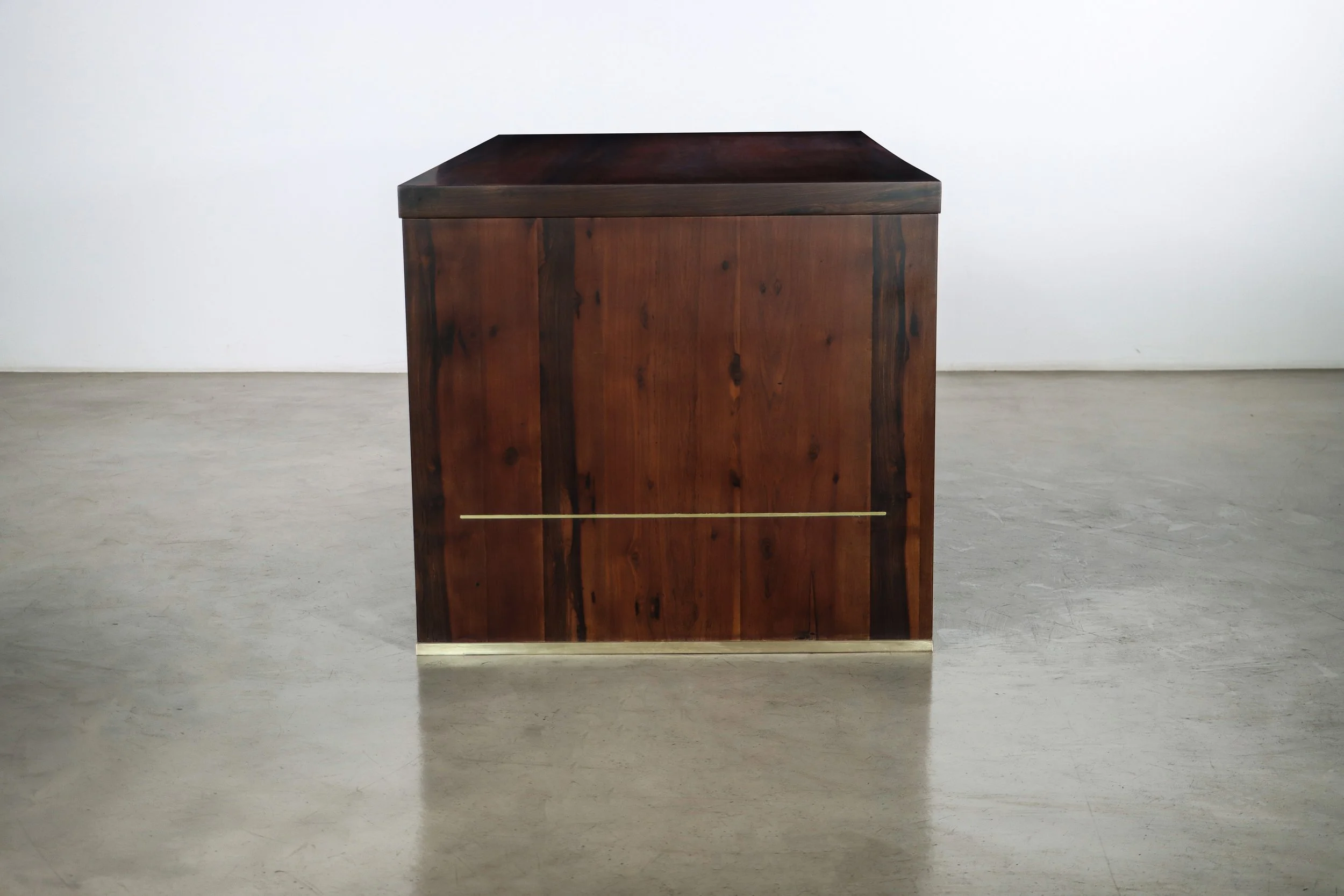 Lorenzo Desk by Costantini 04.jpg