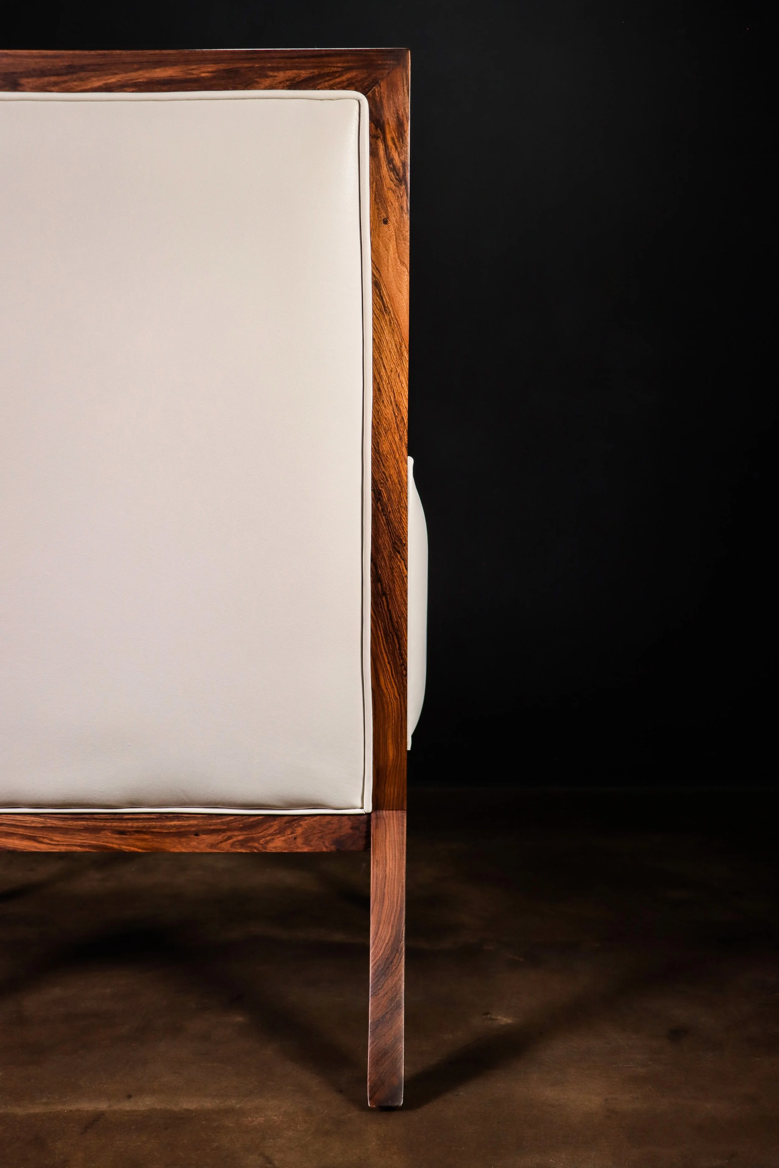 Belgrano Lounge Chair by Costantini 07.jpg