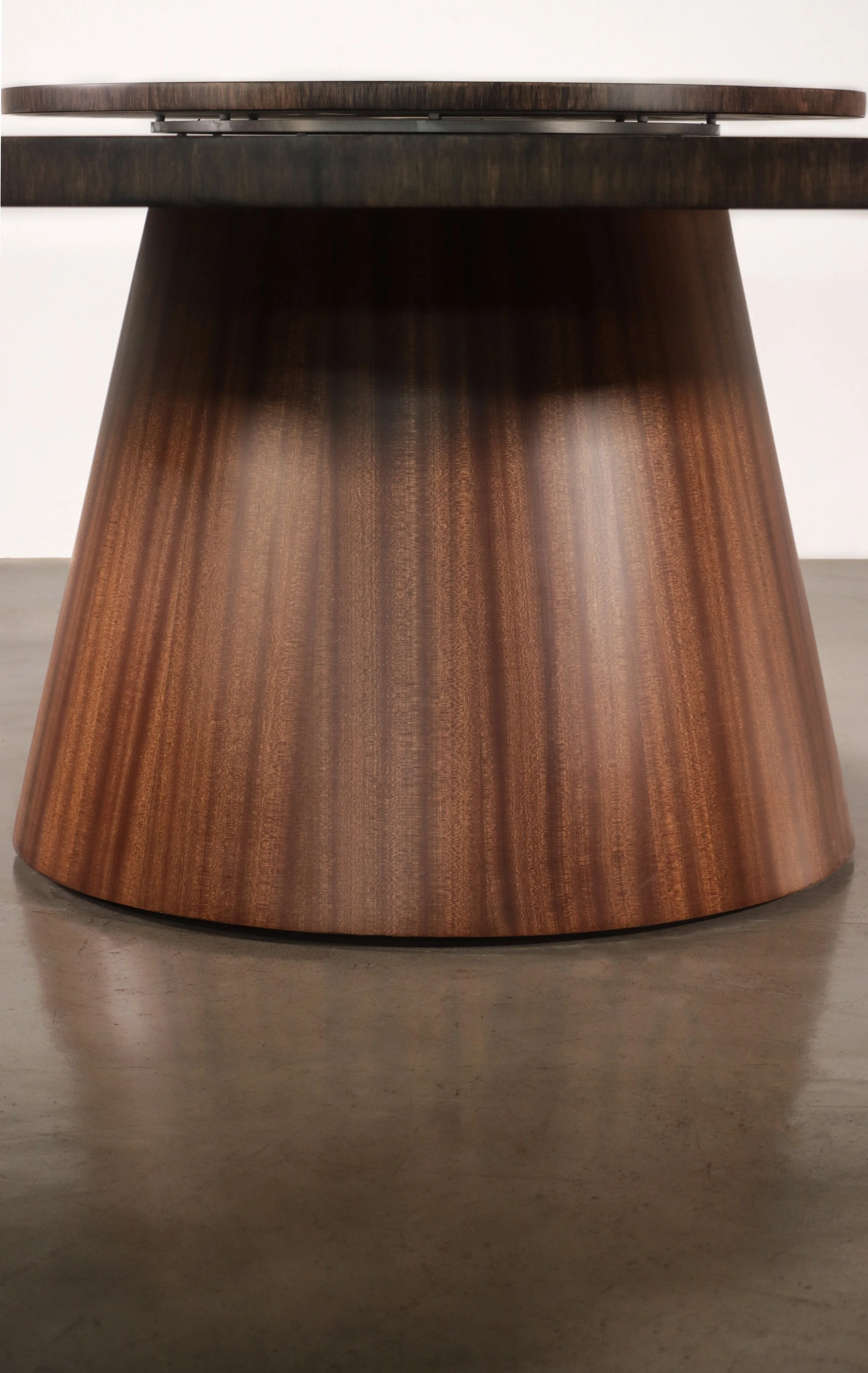 Mo-Mo Table for Studio KER by Costantini 03.jpg