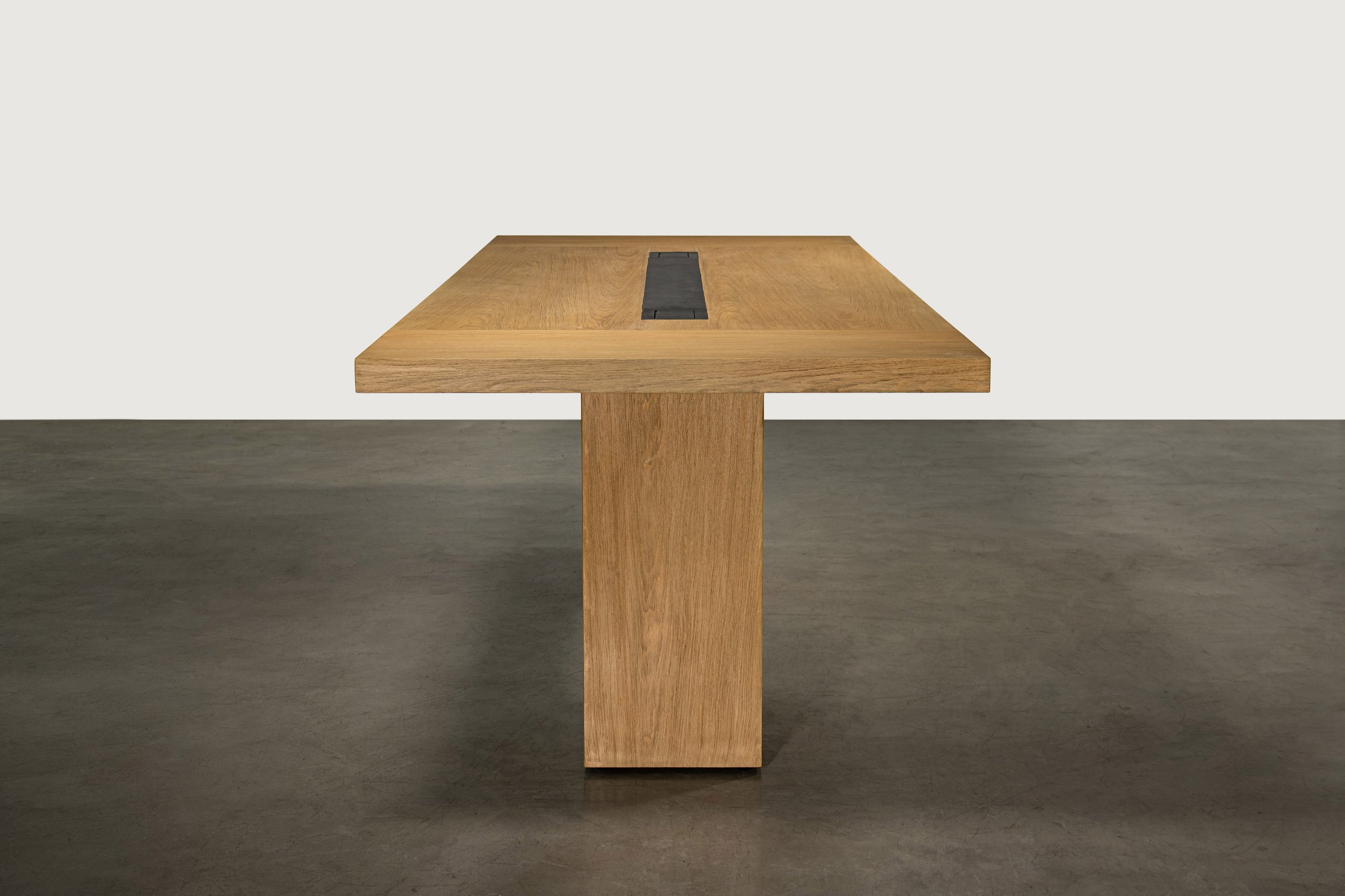 IF-GF.400 River St Table for Clodagh by Costantini 02.jpg