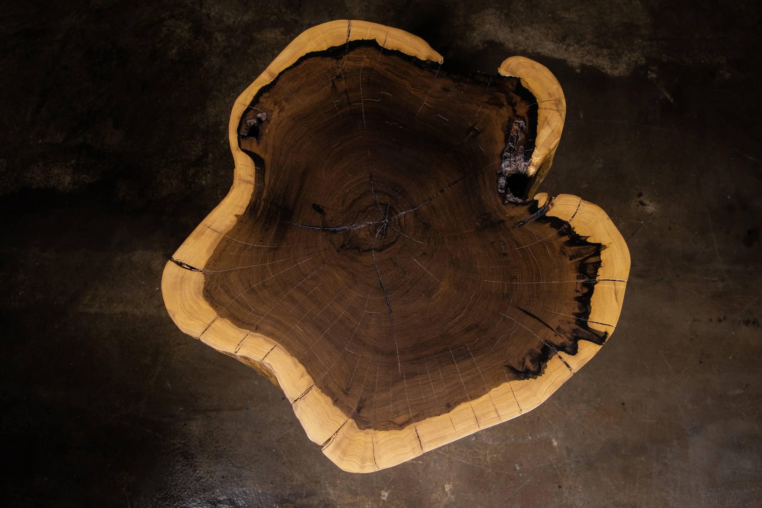 Francisco Table ƒ 39 07 by Costantini.jpg