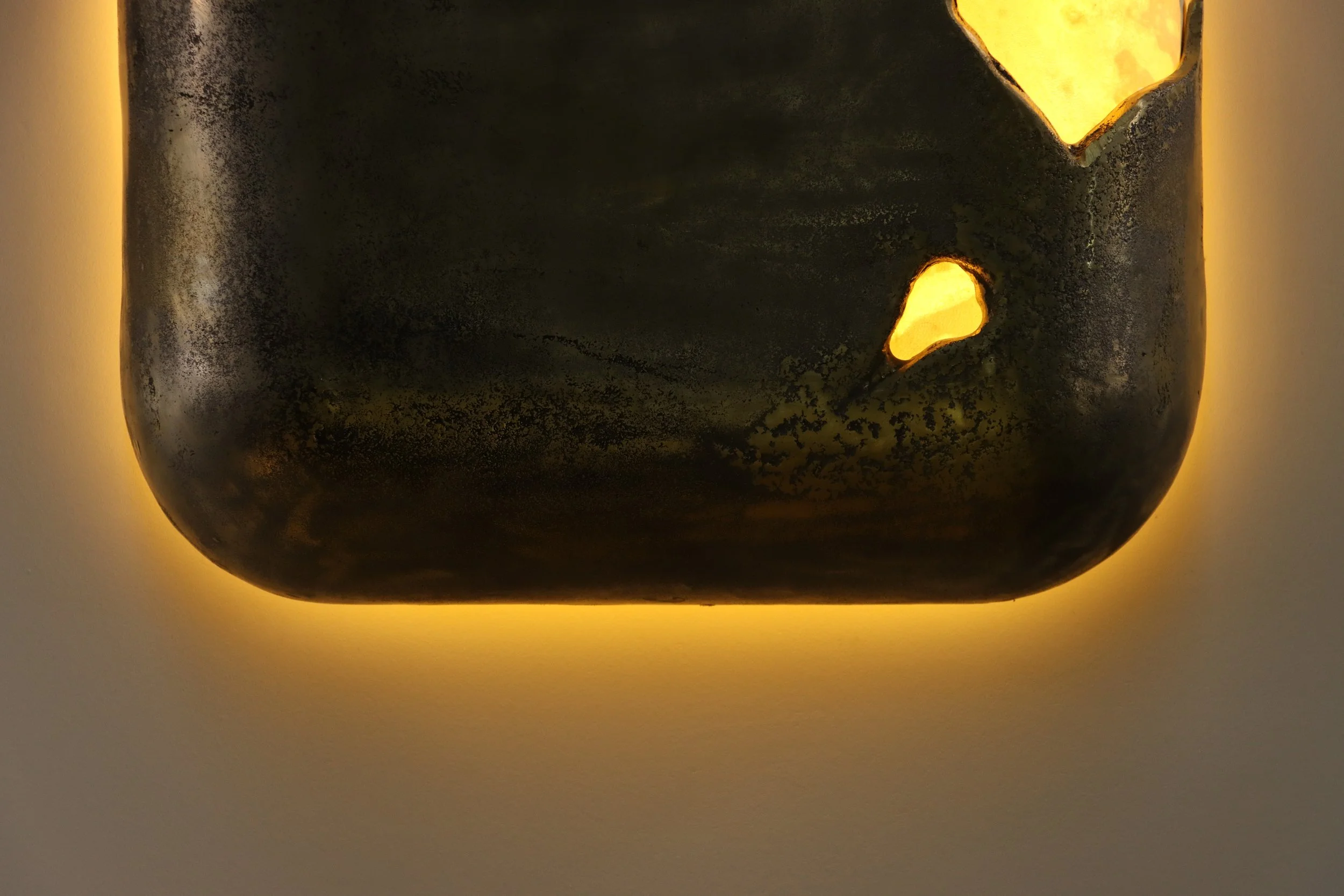 WCS 2106 Cast Bronze and Goatskin Light Object by Costantini 14.JPG