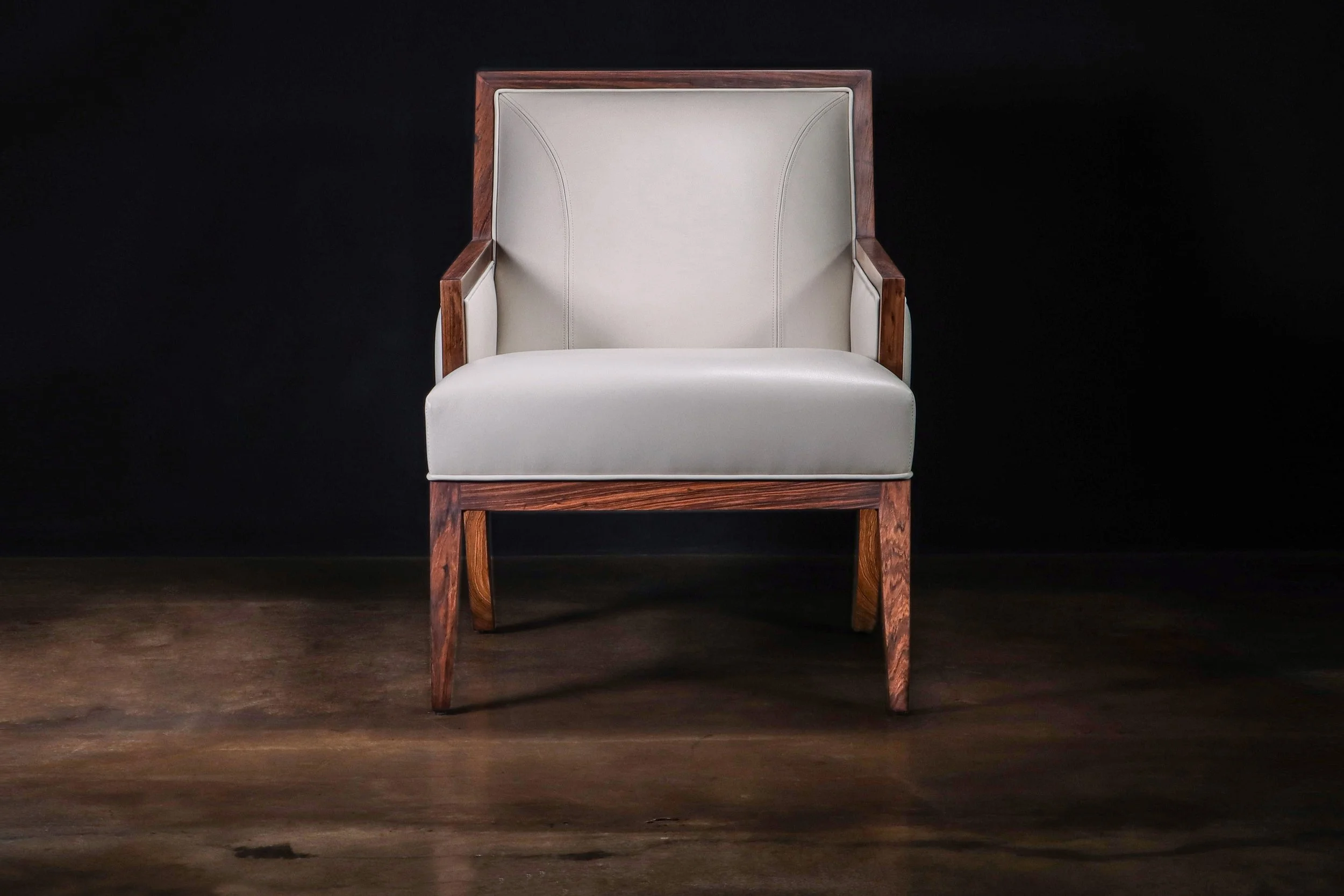 Belgrano Lounge Chair by Costantini 04.jpg