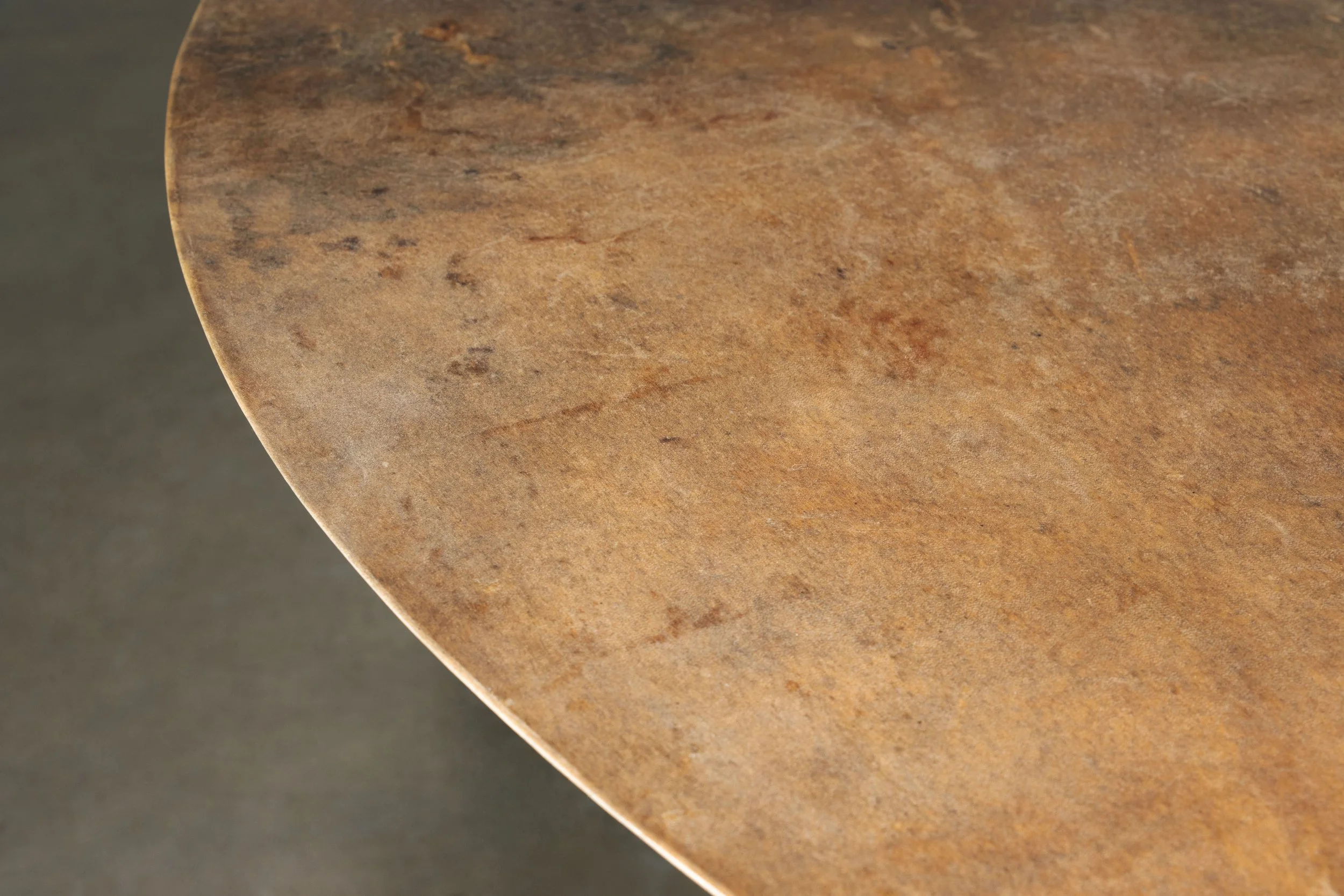 Benino Pergamino Table by Costantini 08.jpg