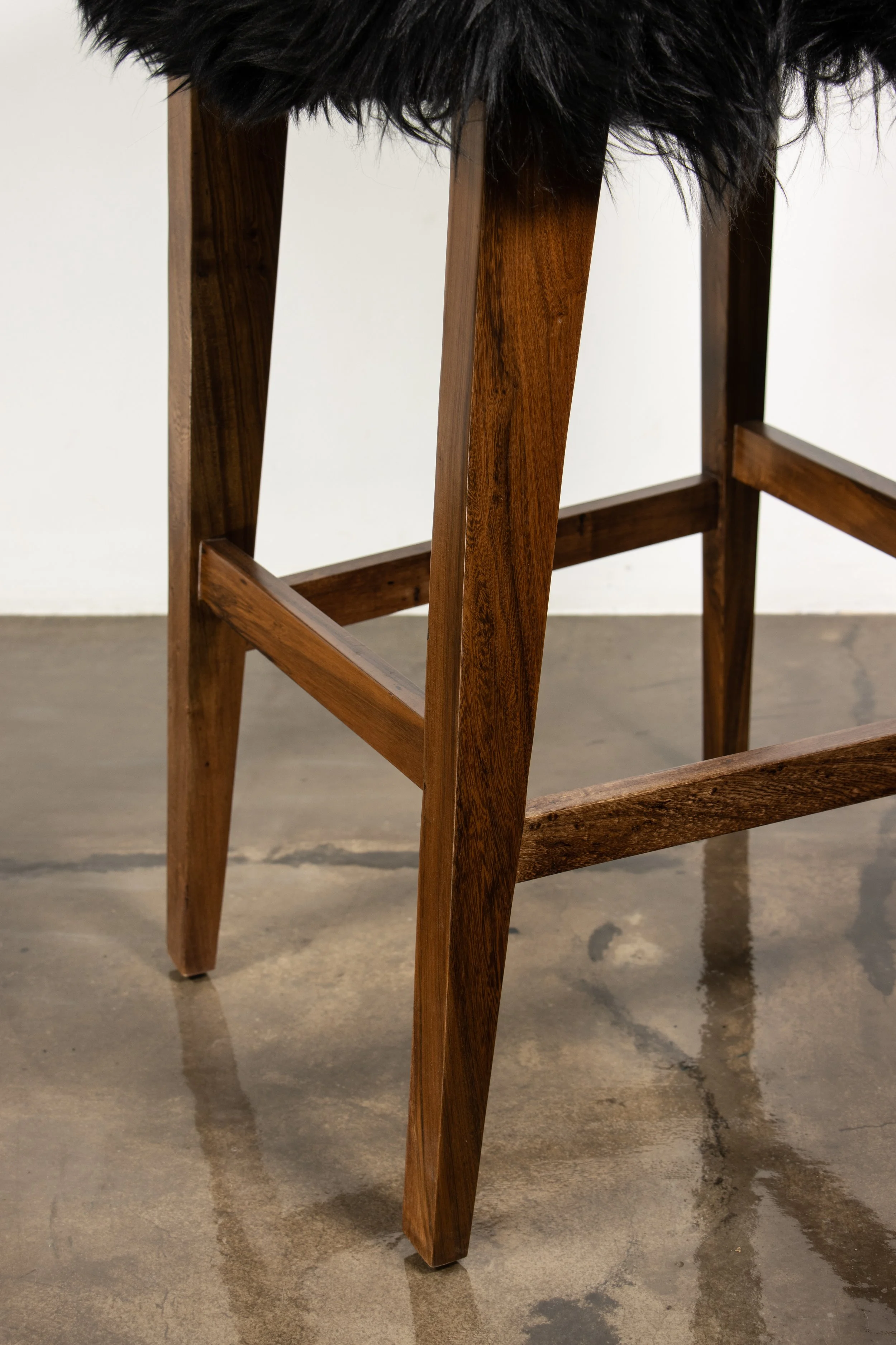Bruno Stool Ovino Black 08.jpg