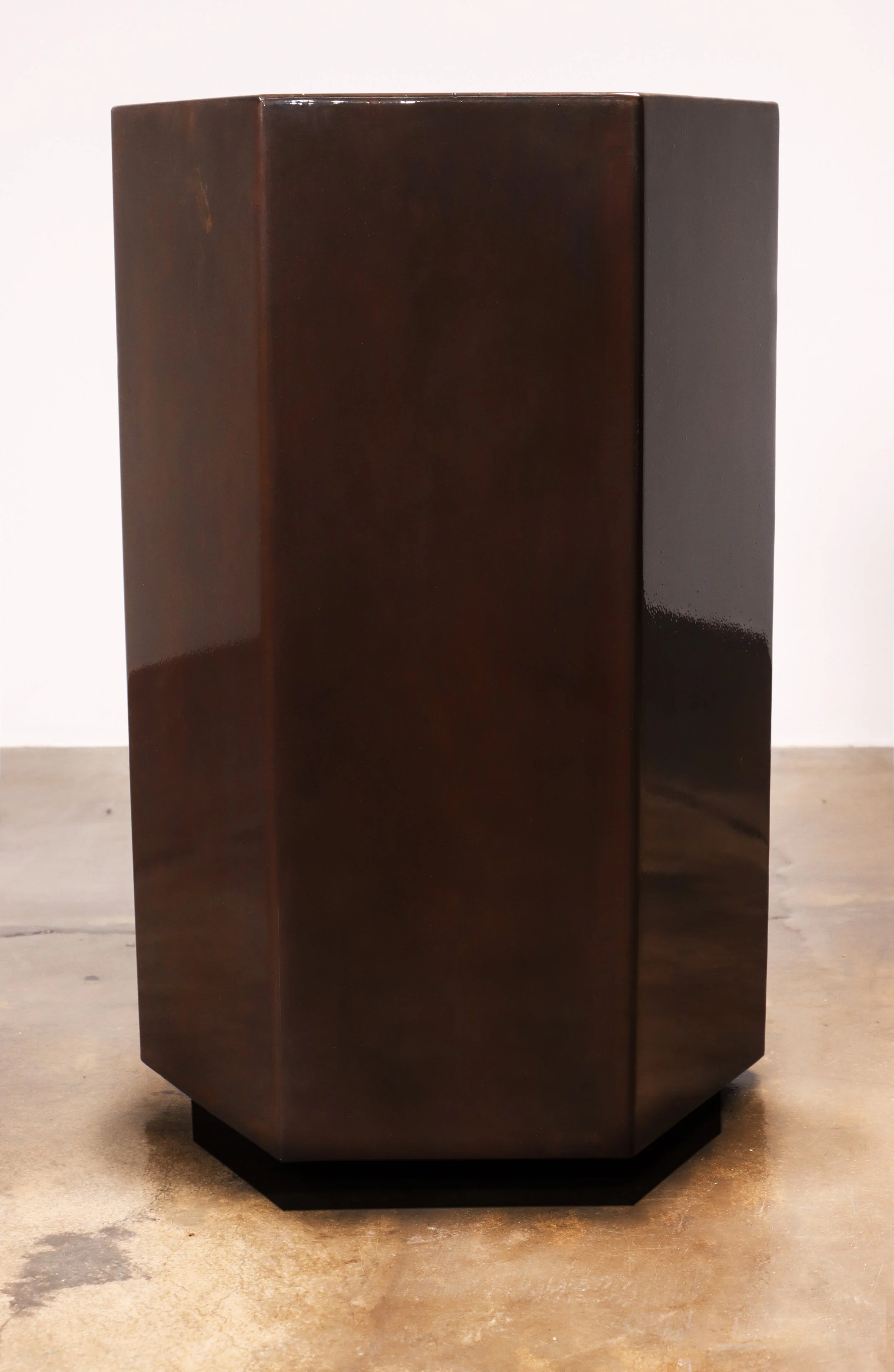 230104_01 Ettore Hex Oxidized Steel by Costantini 02.jpg