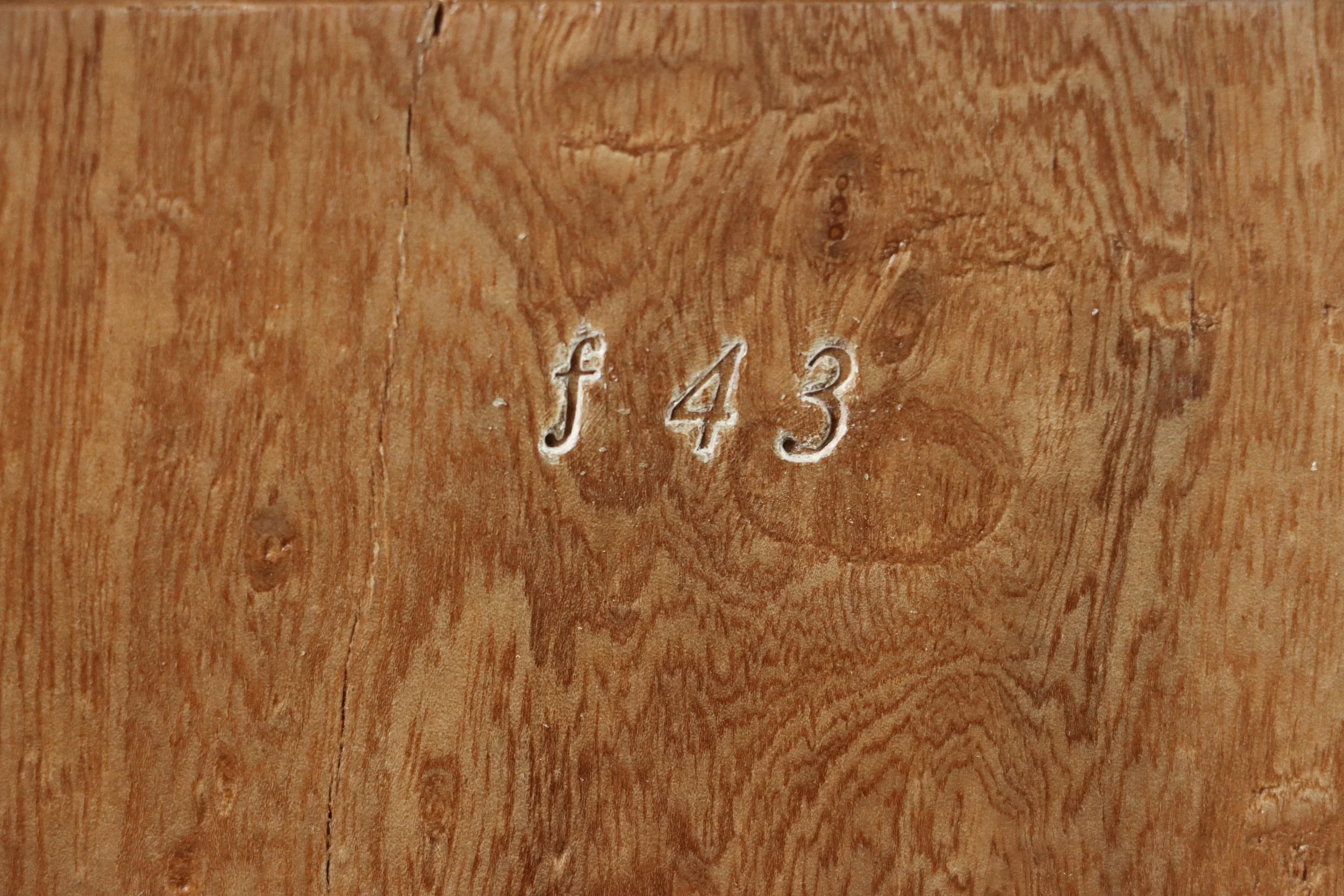 Francisco Table ƒ 43 16 by Costantini.jpg