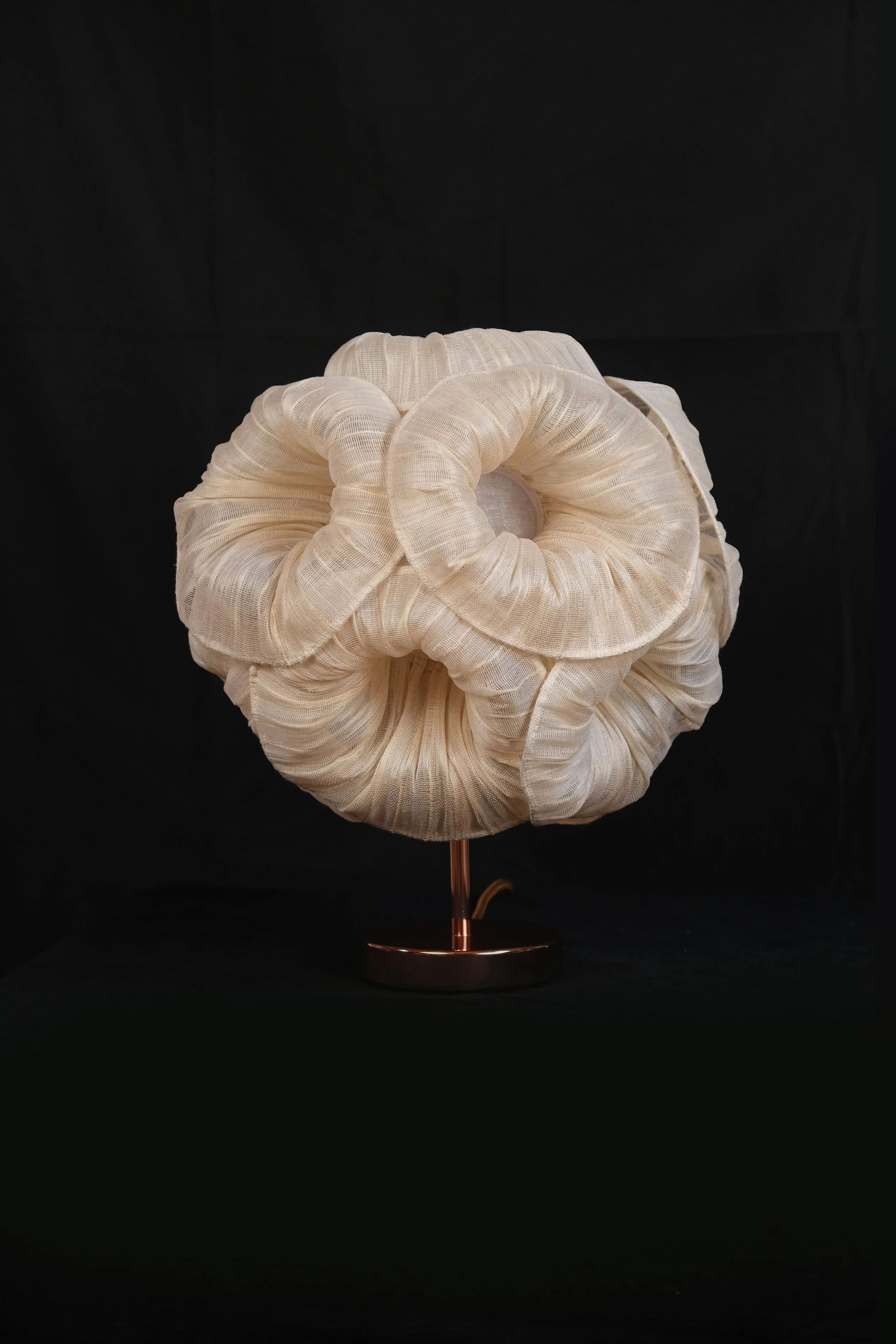 Anemone 35 Table Lamp Cream by Mirei Monticelli 03.jpg