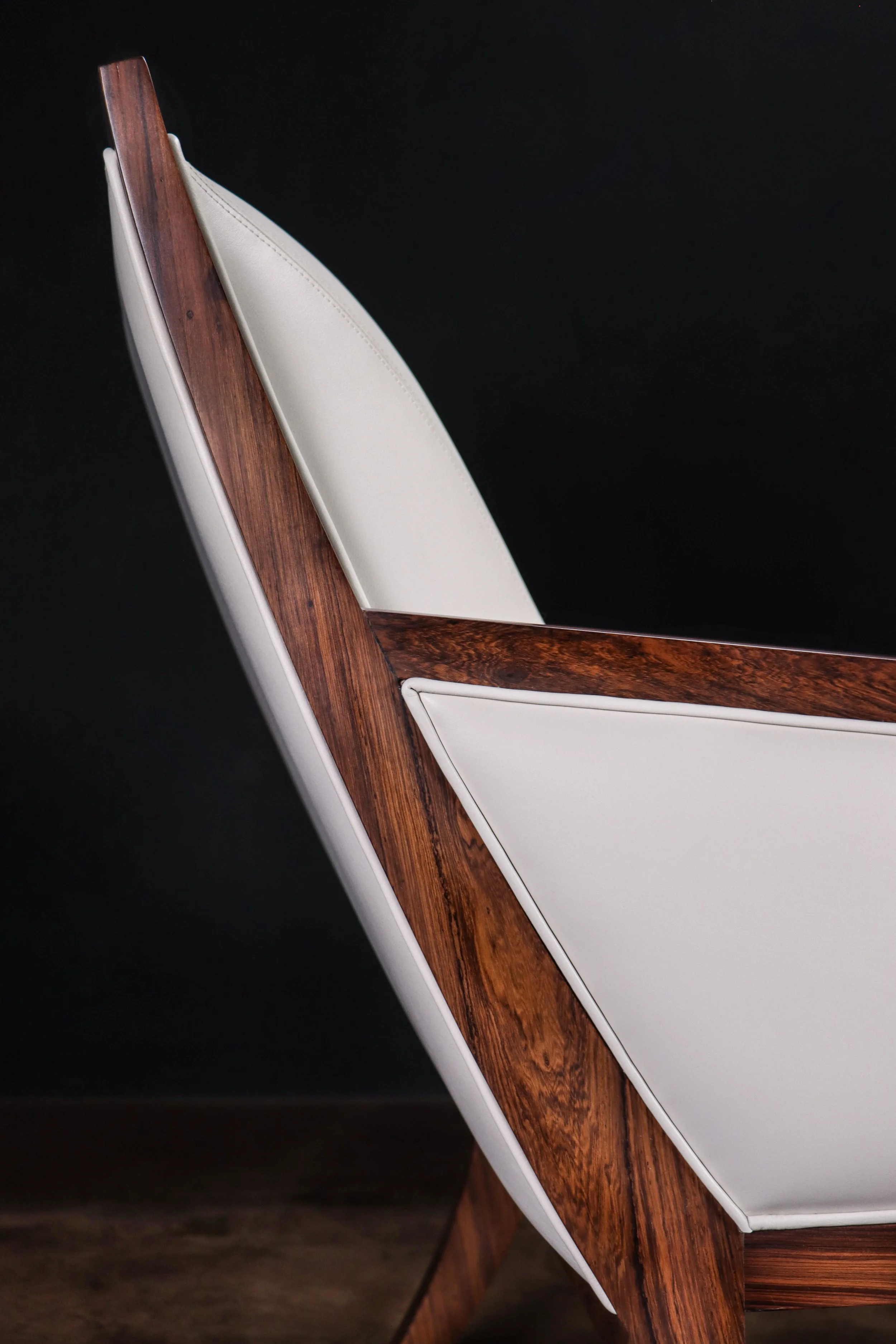 Belgrano Lounge Chair by Costantini 10.jpg