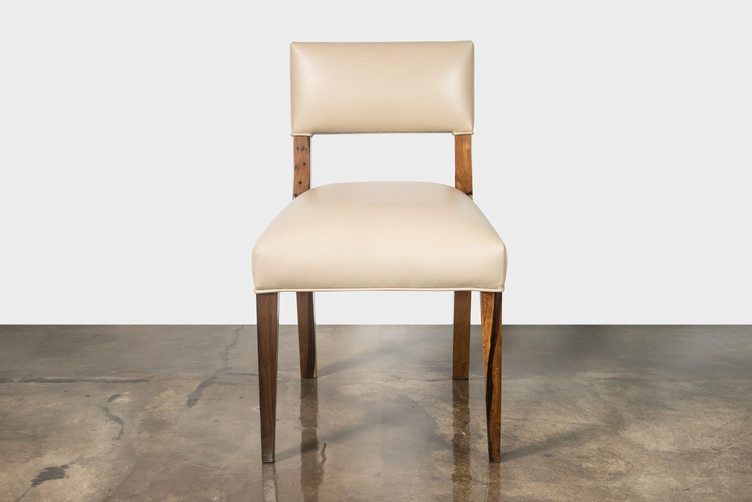 Bruno Chair Crema 220809_01 02.jpg