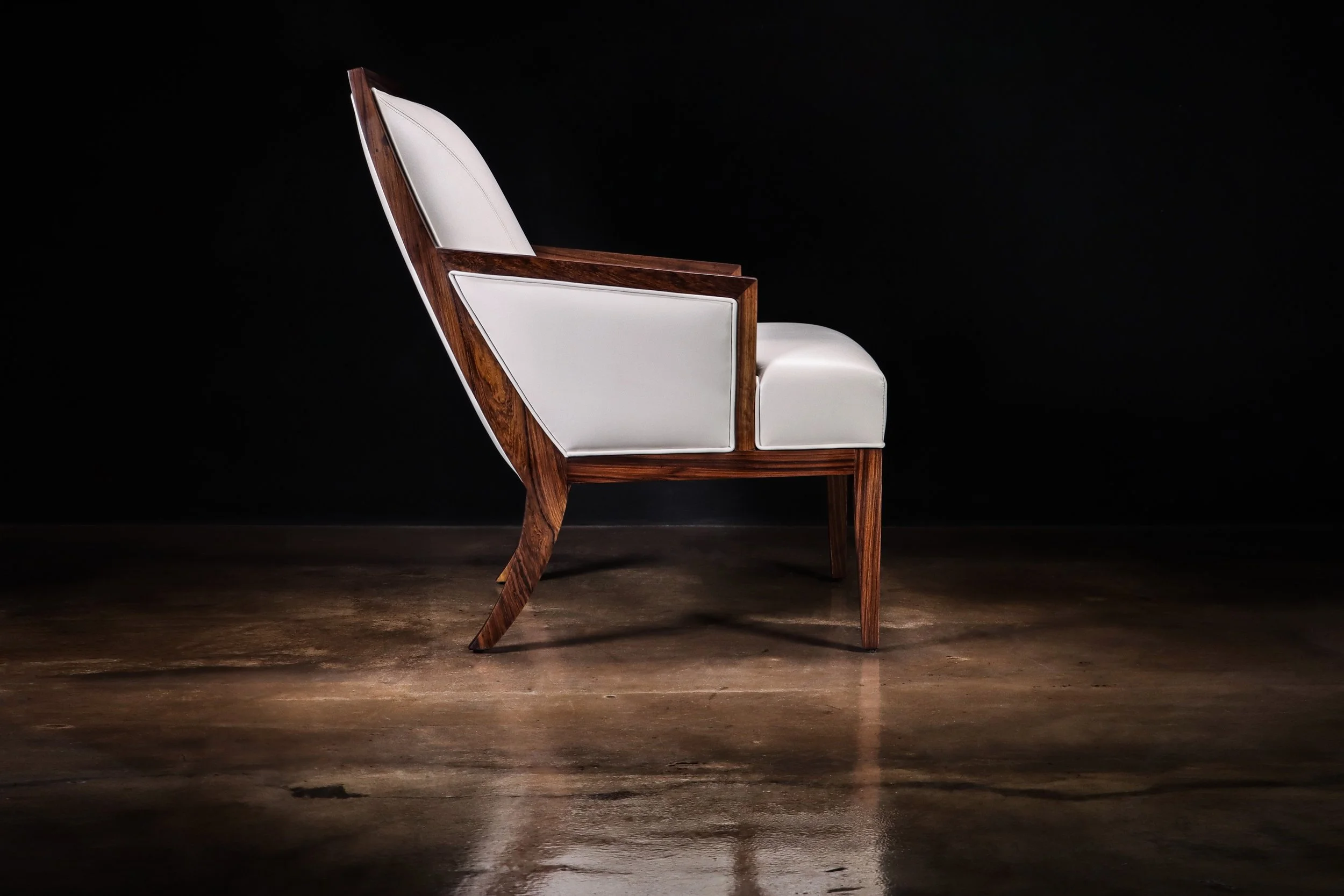 Belgrano Lounge Chair by Costantini 02.jpg