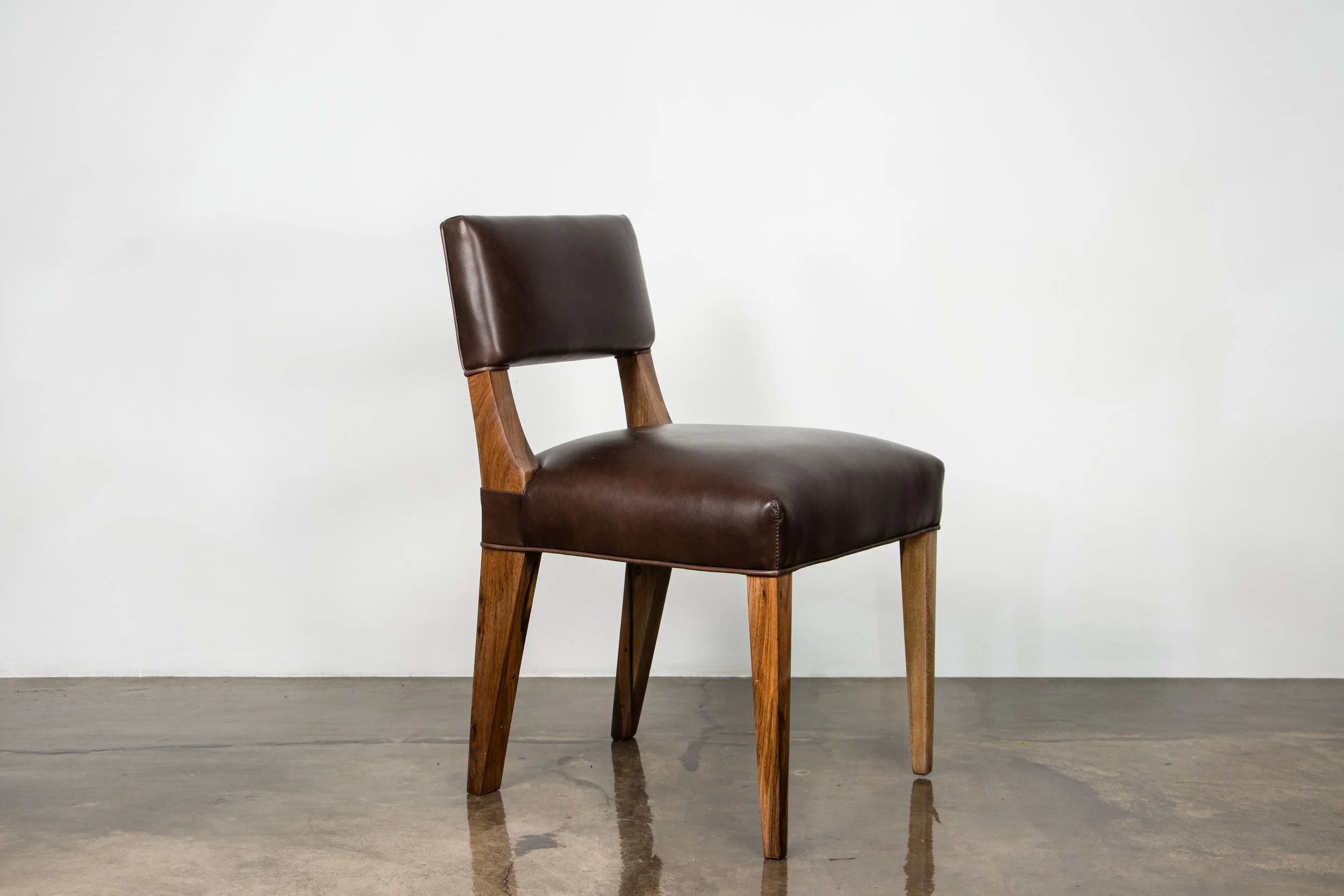 Bruno Chair 220809_02 00.jpg