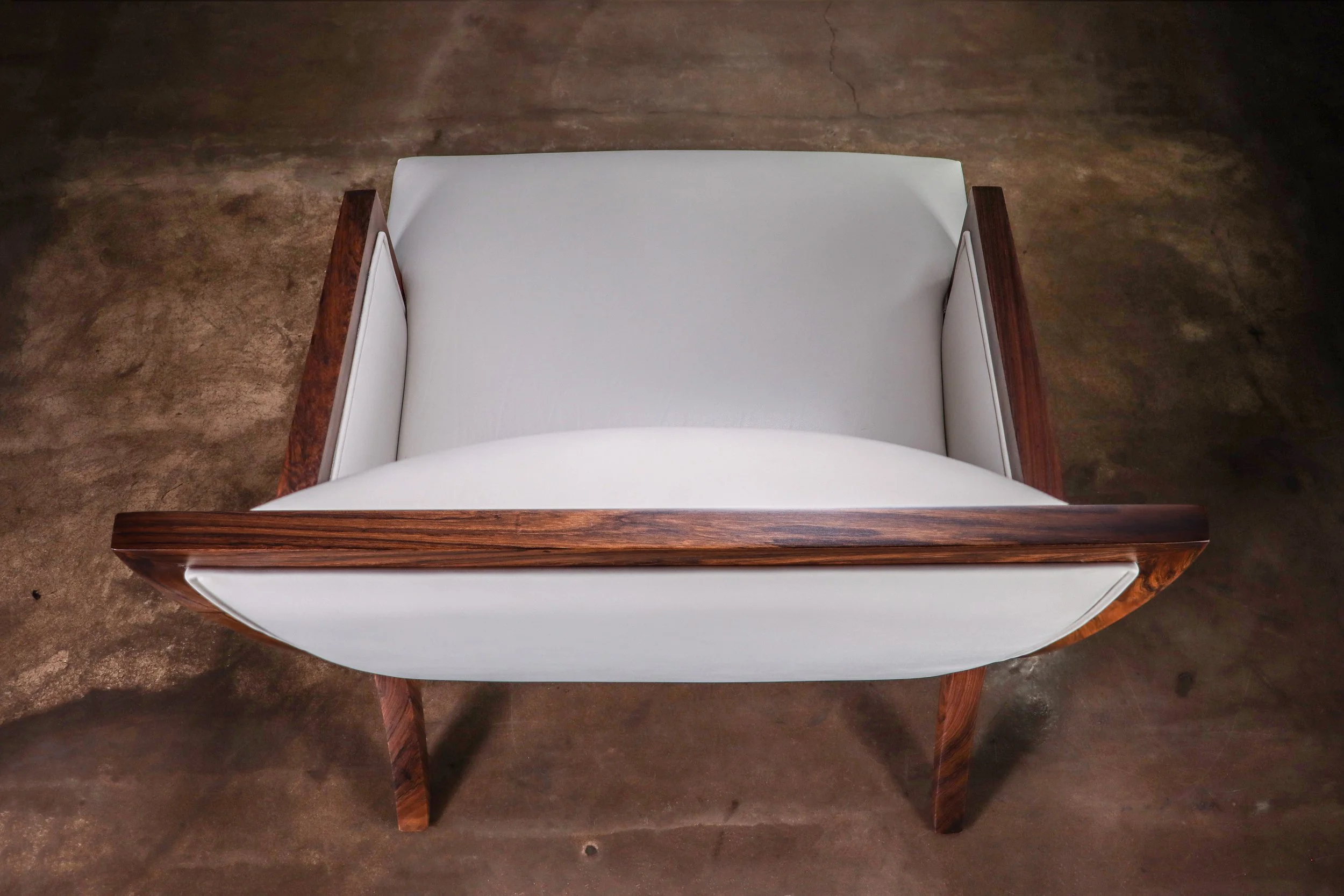 Belgrano Lounge Chair by Costantini 06.jpg