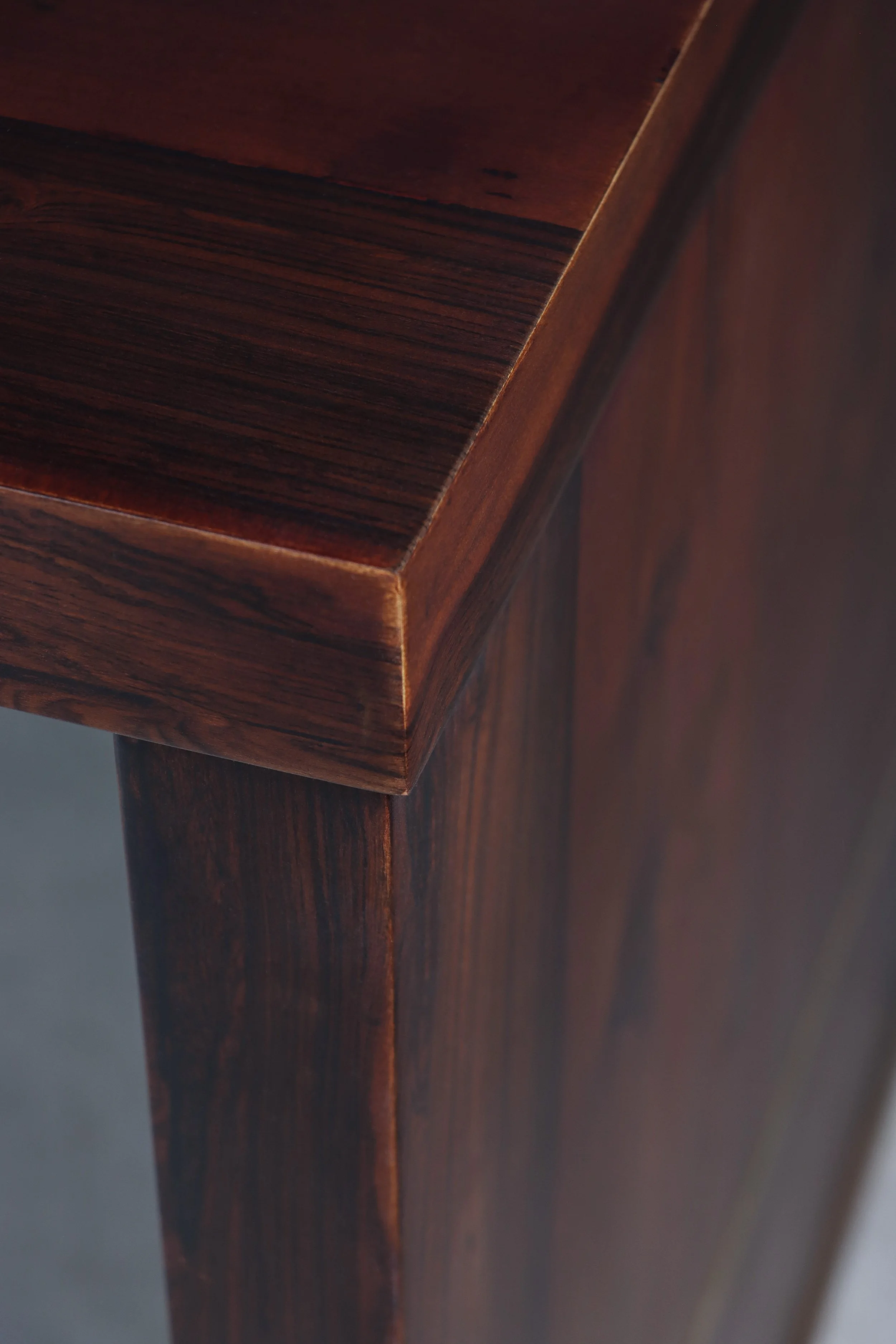 Lorenzo Desk by Costantini 12.jpg
