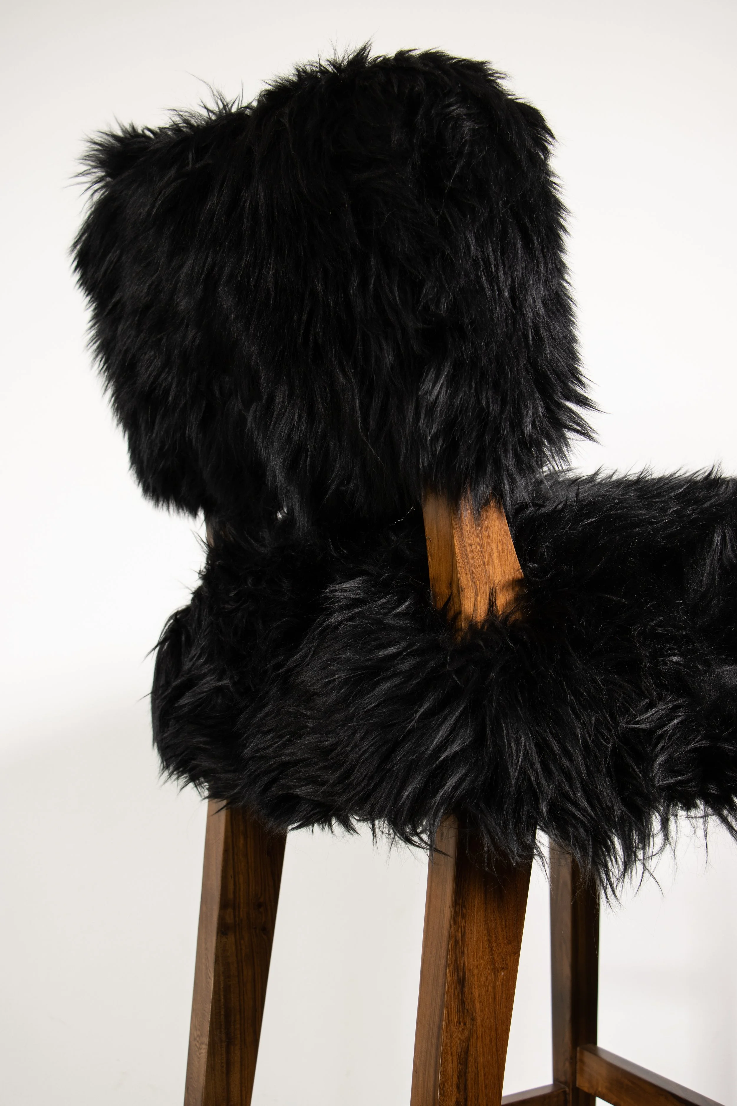Bruno Stool Ovino Black 05.jpg