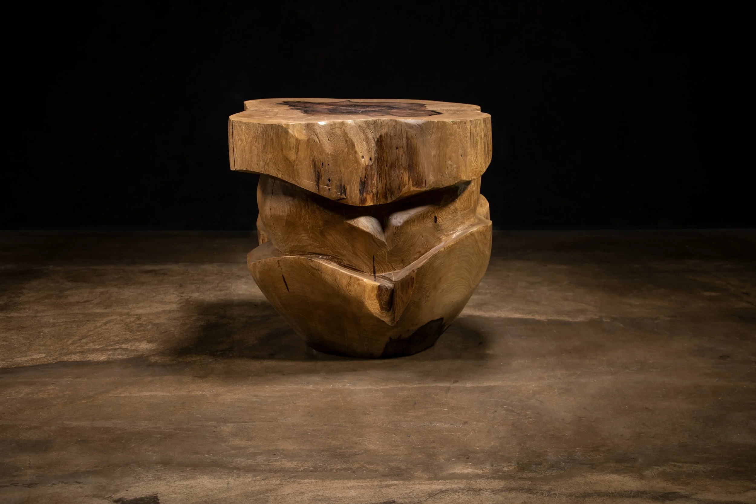 Francisco Table ƒ 45 03 by Costantini.jpg