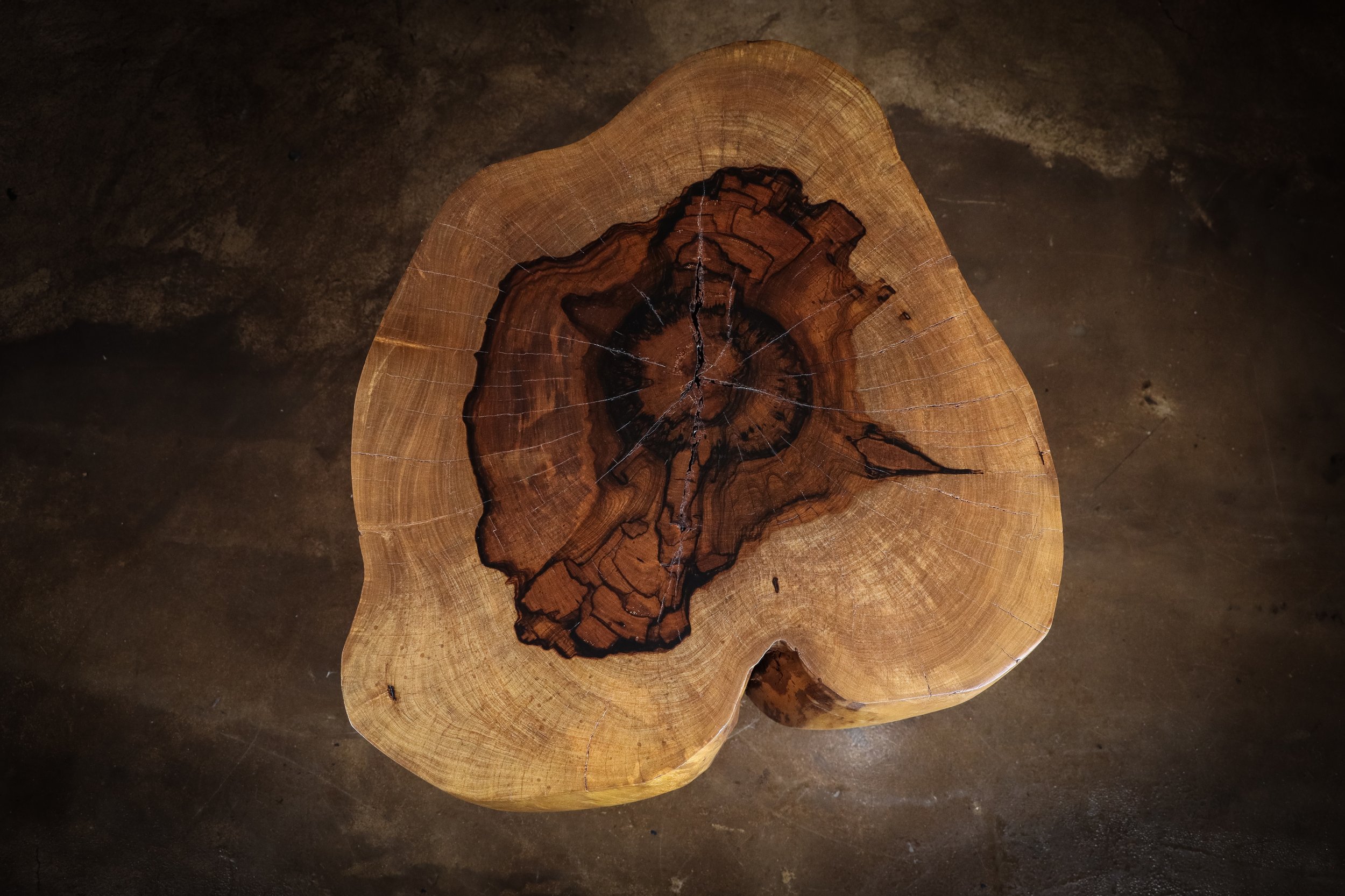 Francisco Table ƒ 46 06 by Costantini.jpg