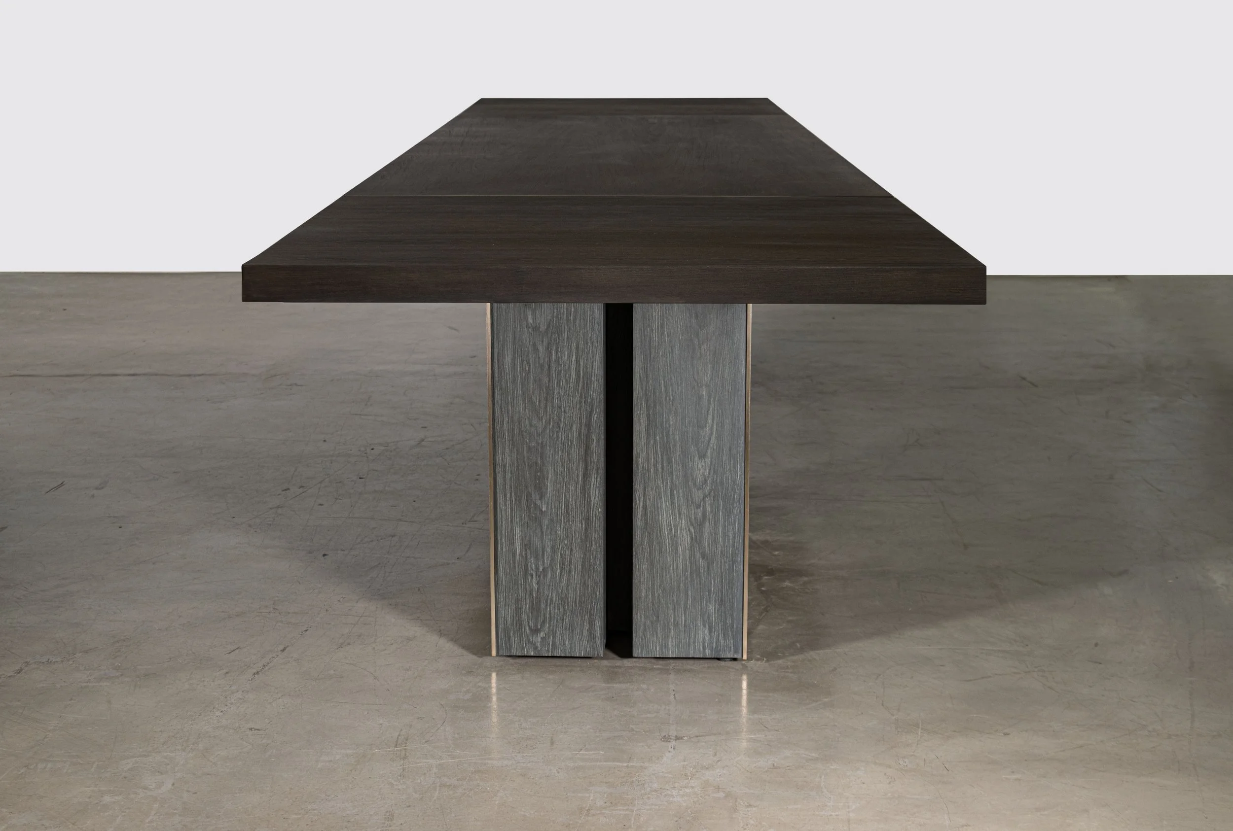 IF-43.106 River Table for Clodagh by Costantini 02.jpg