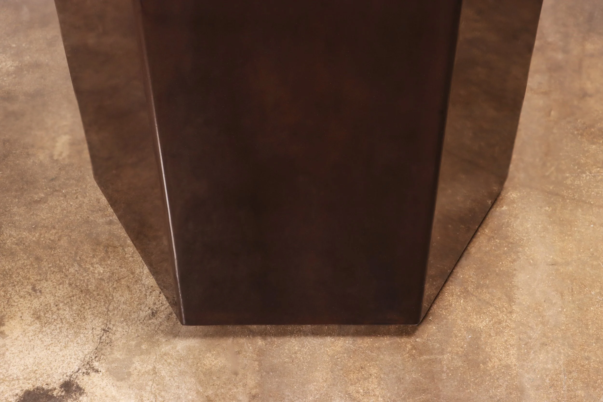 230104_01 Ettore Hex Oxidized Steel by Costantini 07.jpg