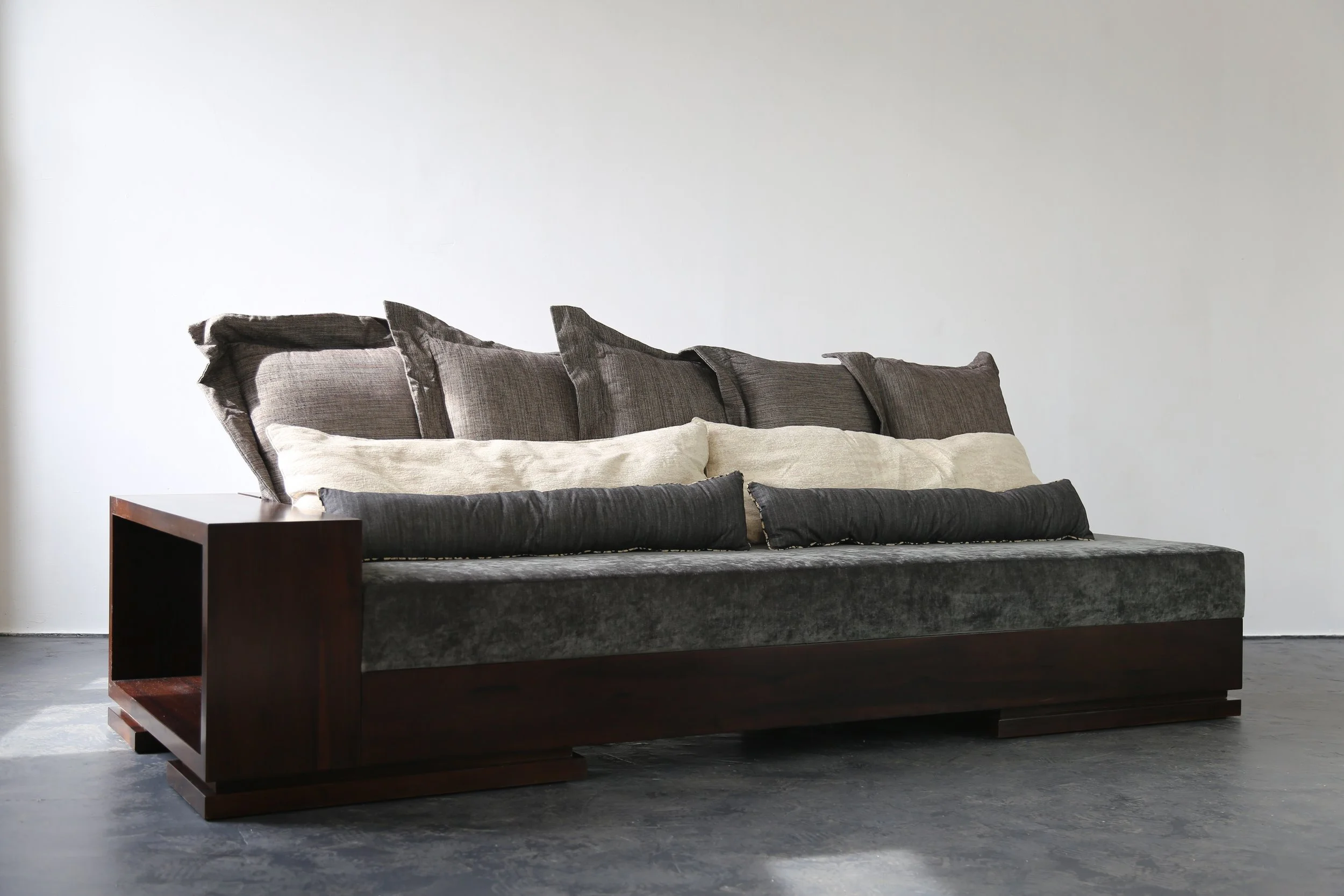 Patone Sofa by Costantini 01.jpg