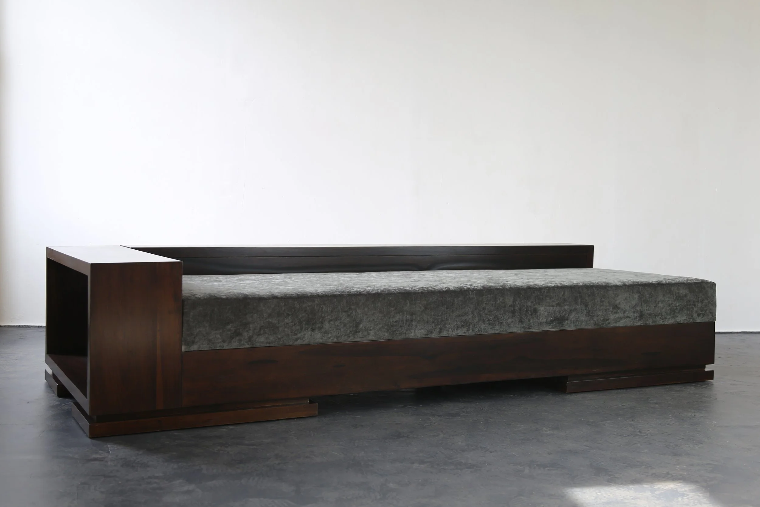 Patone Sofa by Costantini 05.jpg
