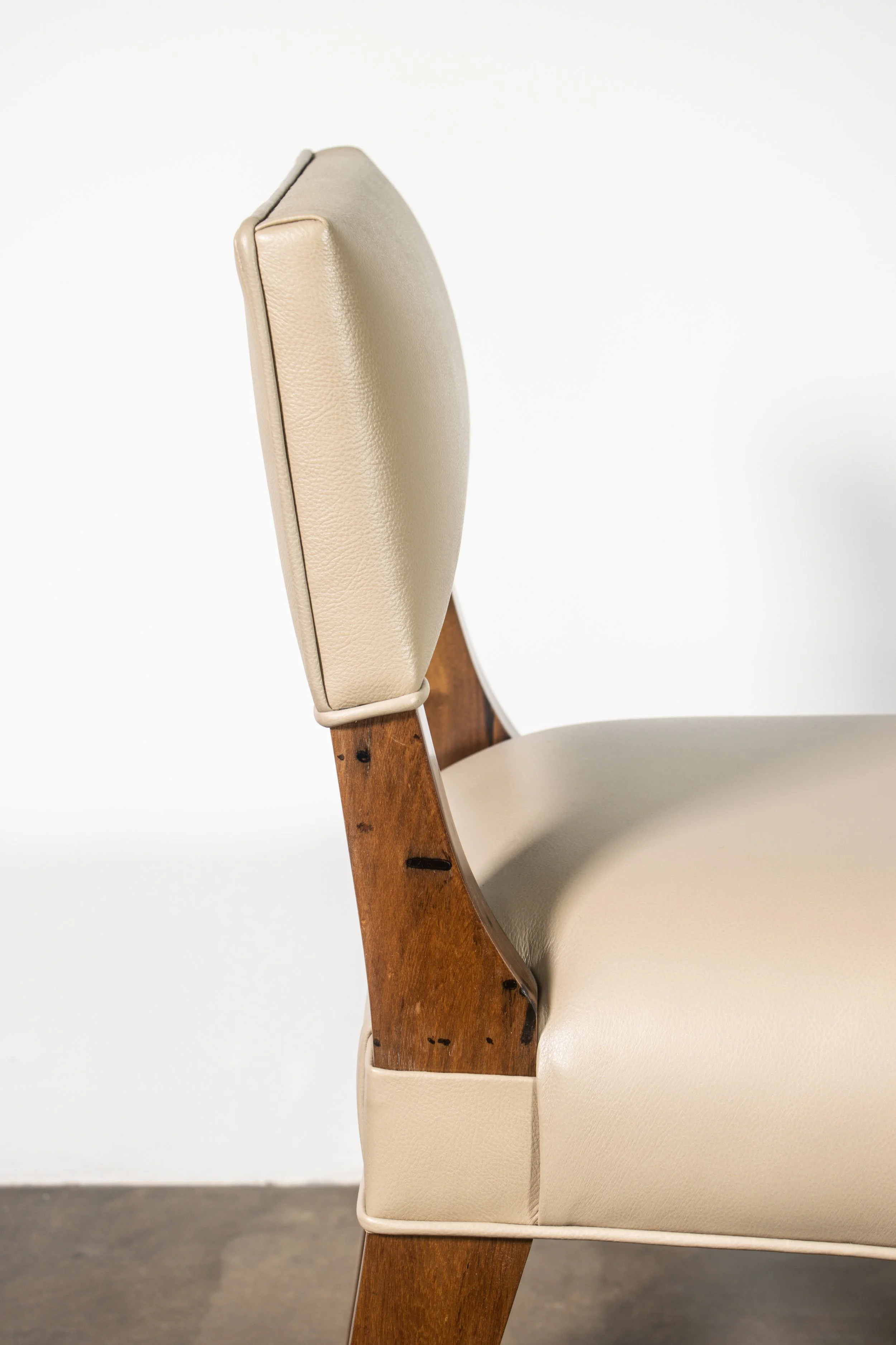 Bruno Chair Crema 220809_01 05.jpg