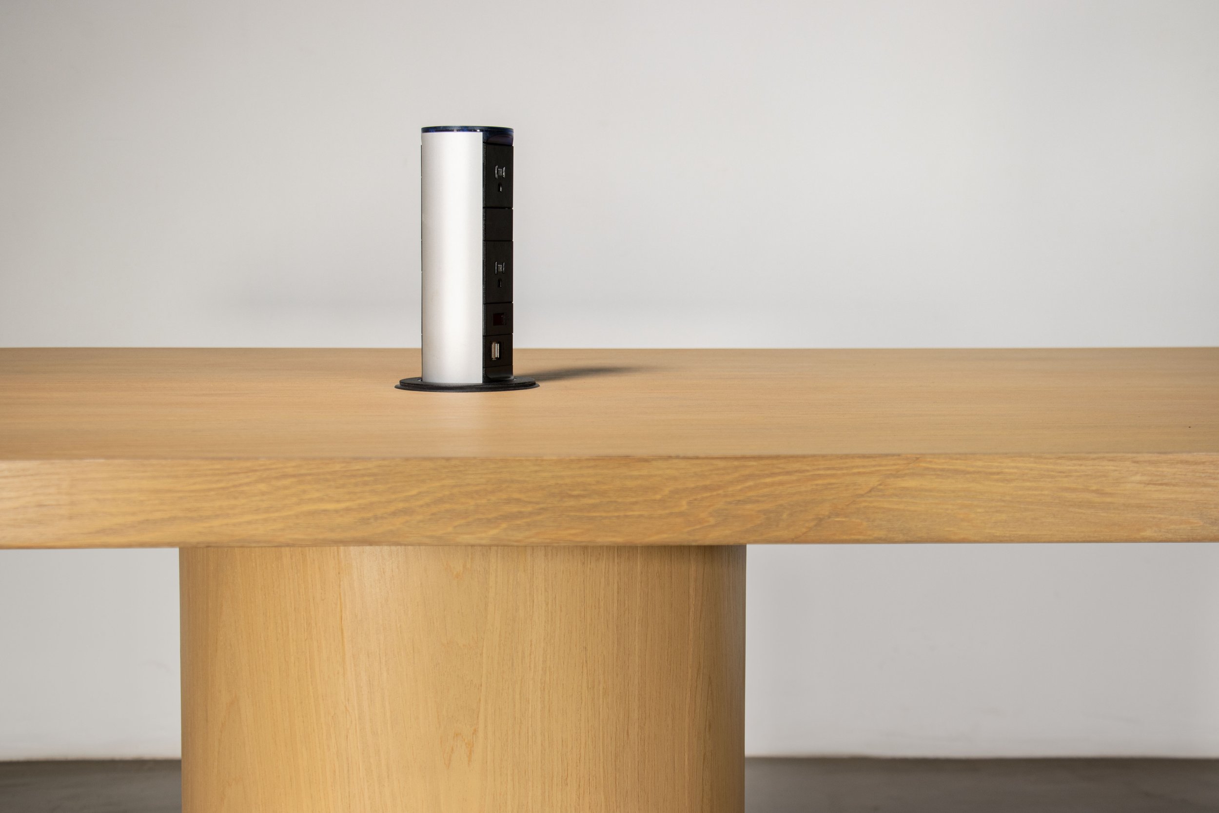 IF.43-502 River Table for Clodagh by Costantini 05.jpg