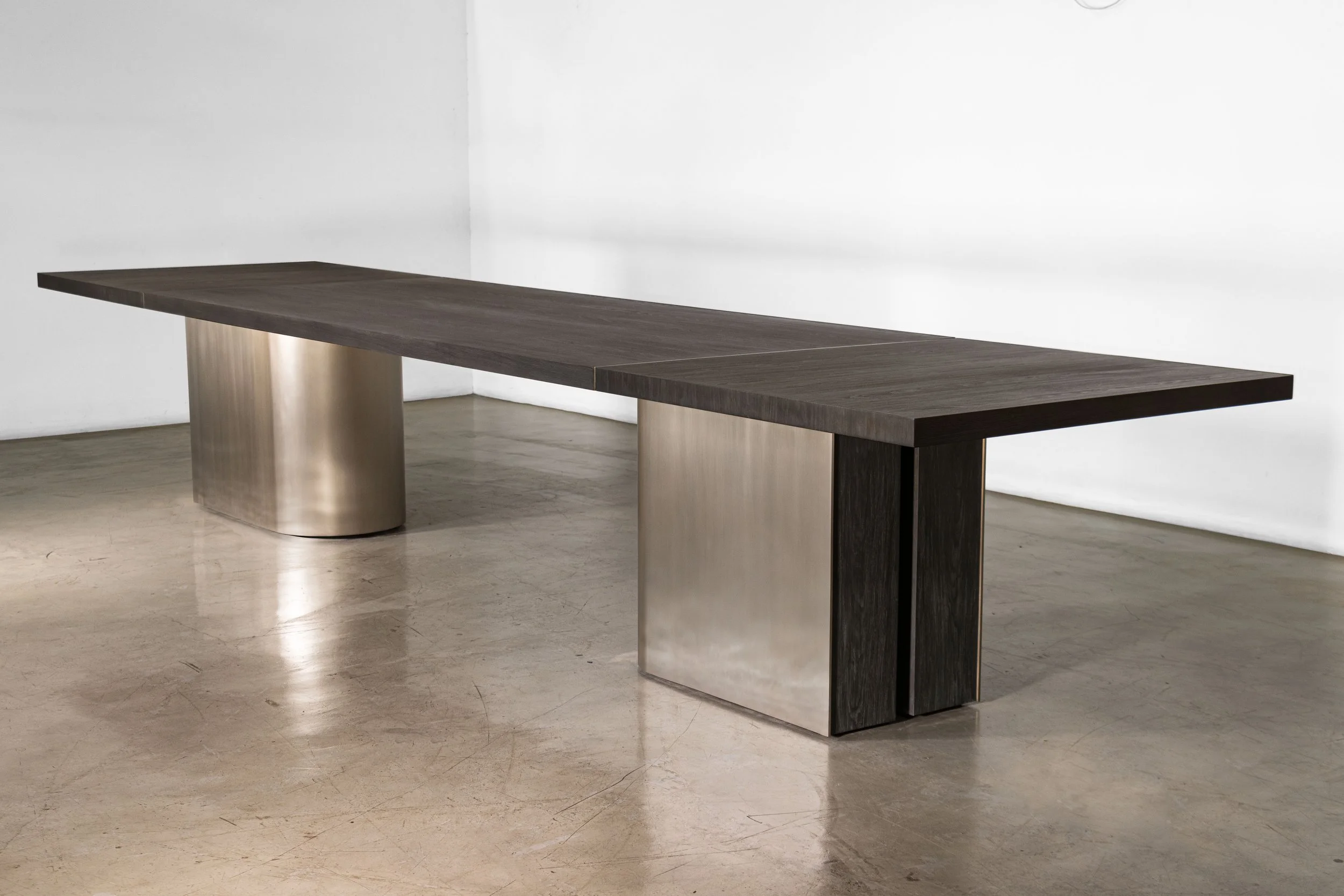 IF-43.106 River Table for Clodagh by Costantini 00.jpg