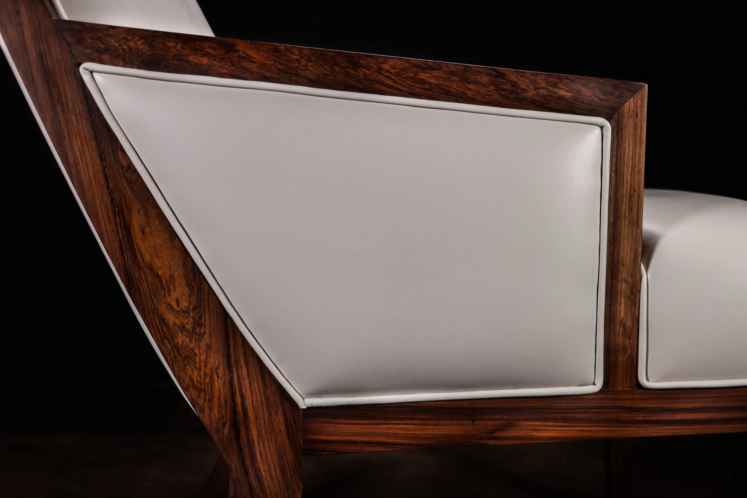 Belgrano Lounge Chair by Costantini 09.jpg
