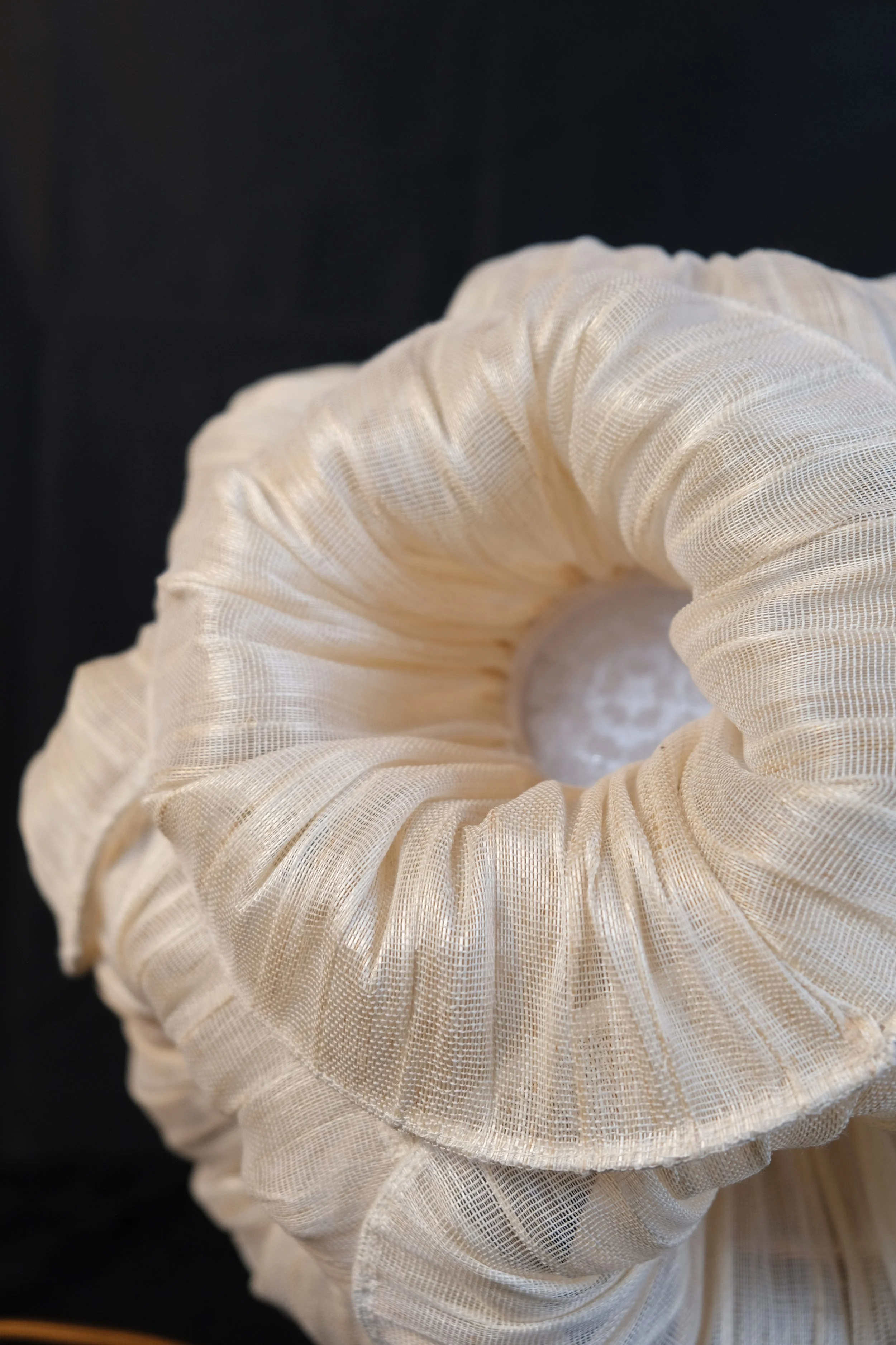 Anemone 35 Table Lamp Cream by Mirei Monticelli 08.jpg