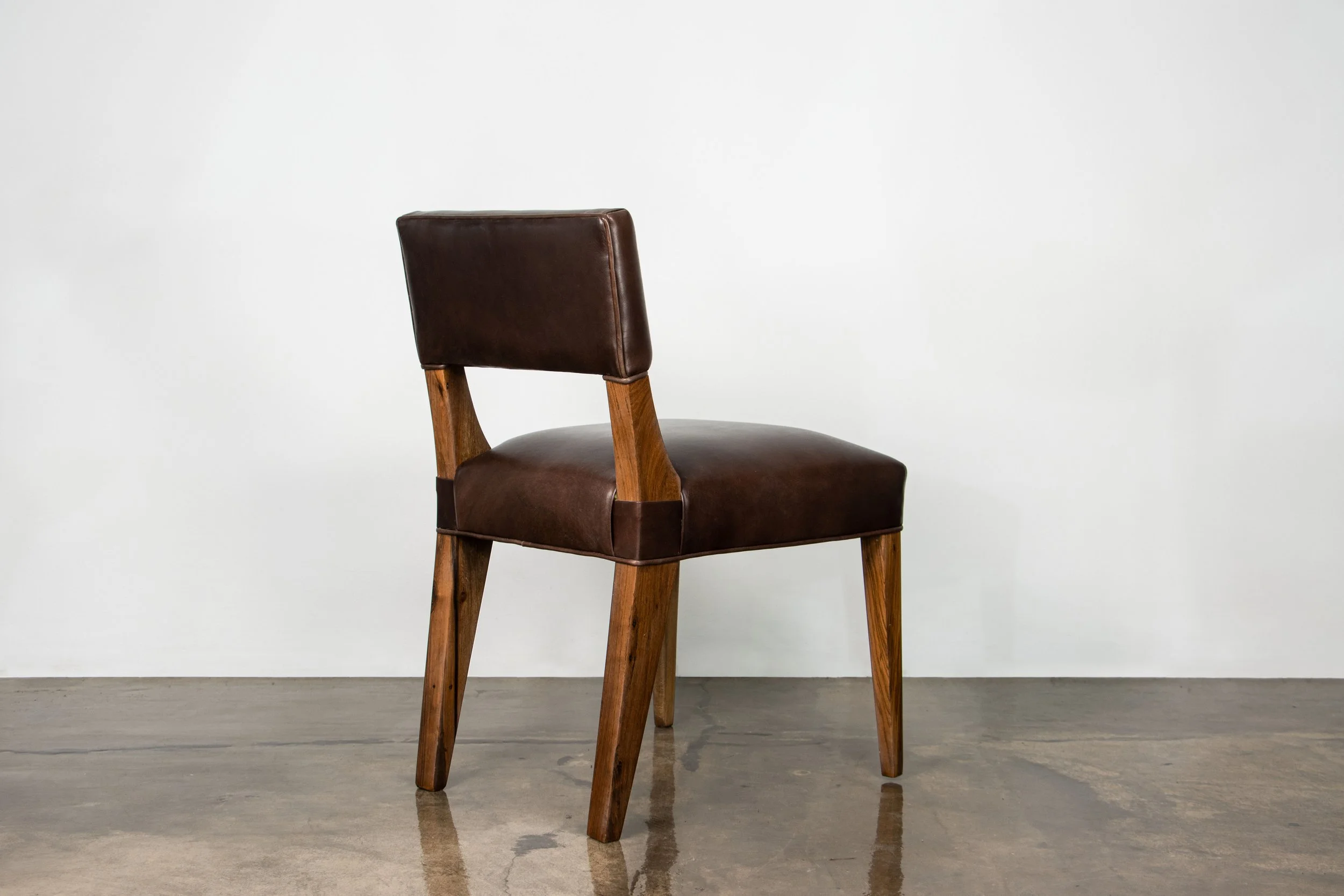 Bruno Chair 220809_02 01.jpg